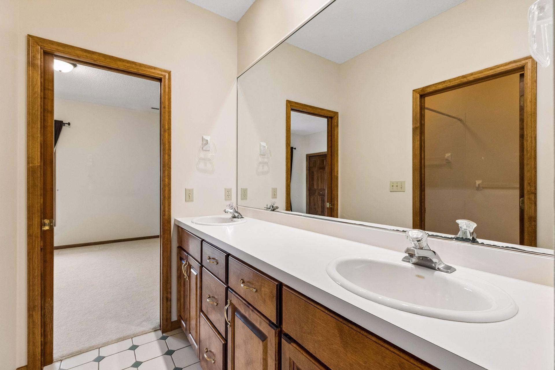 4650 Neal Avenue N, Stillwater, MN 55082