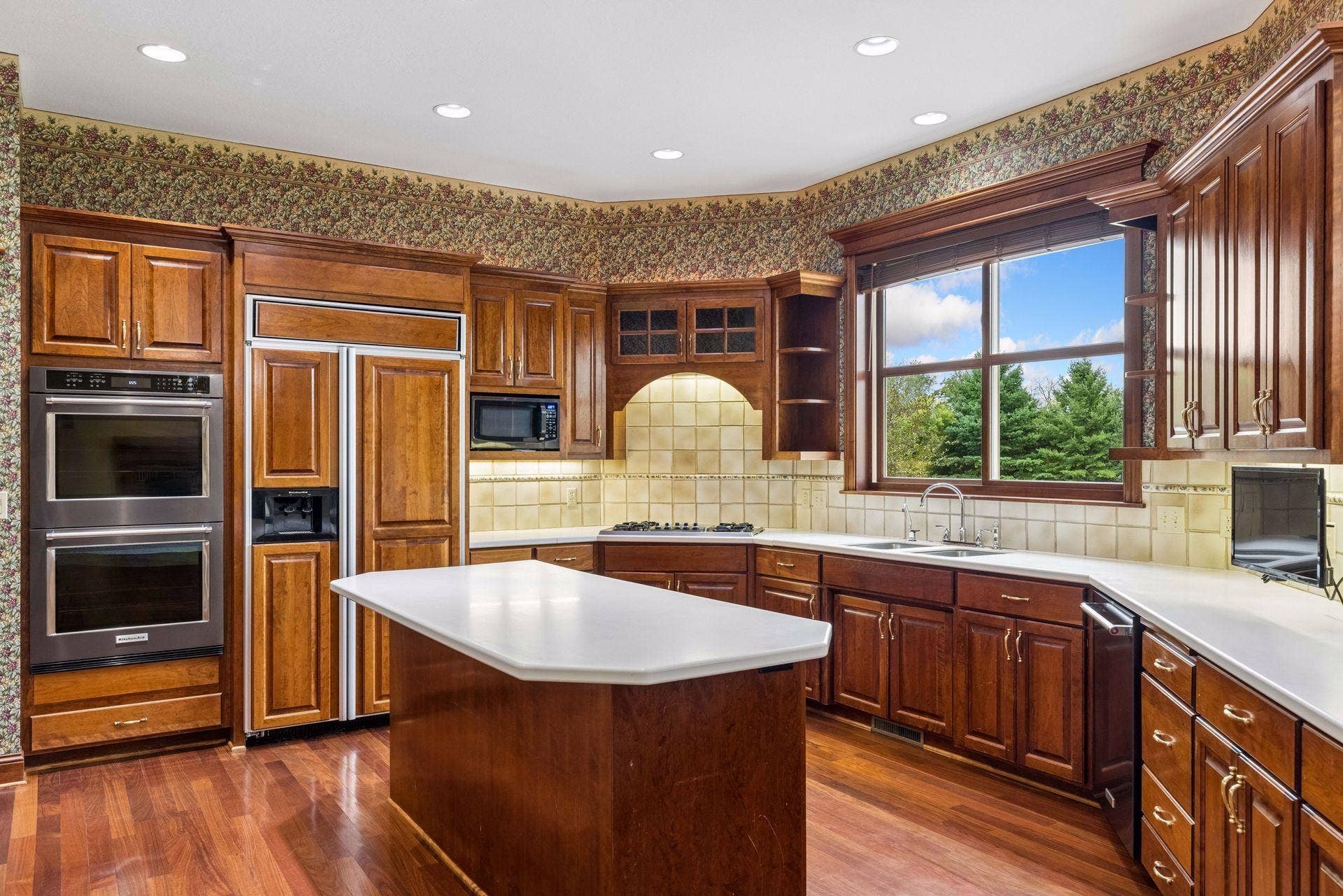 4650 Neal Avenue N, Stillwater, MN 55082