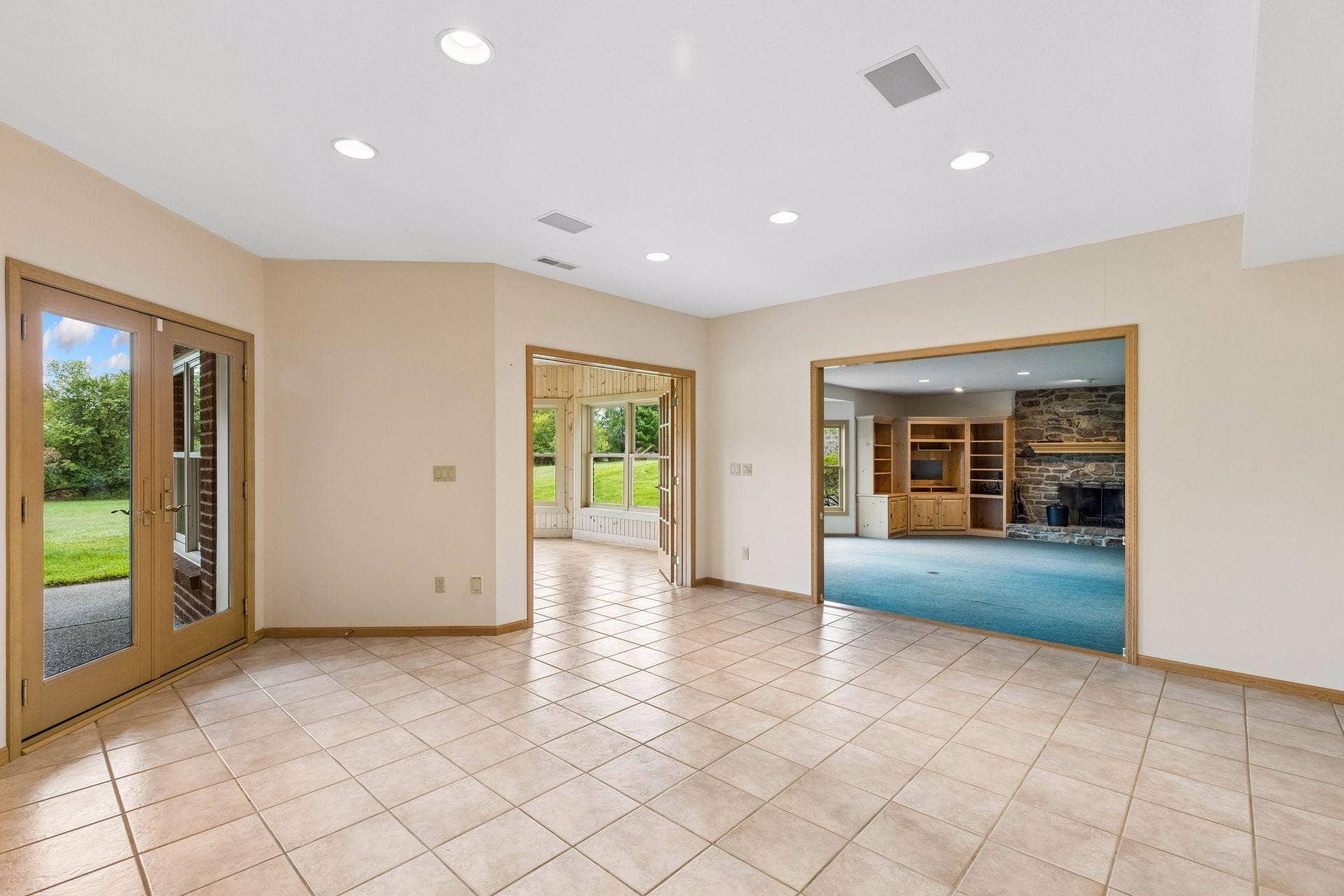 4650 Neal Avenue N, Stillwater, MN 55082