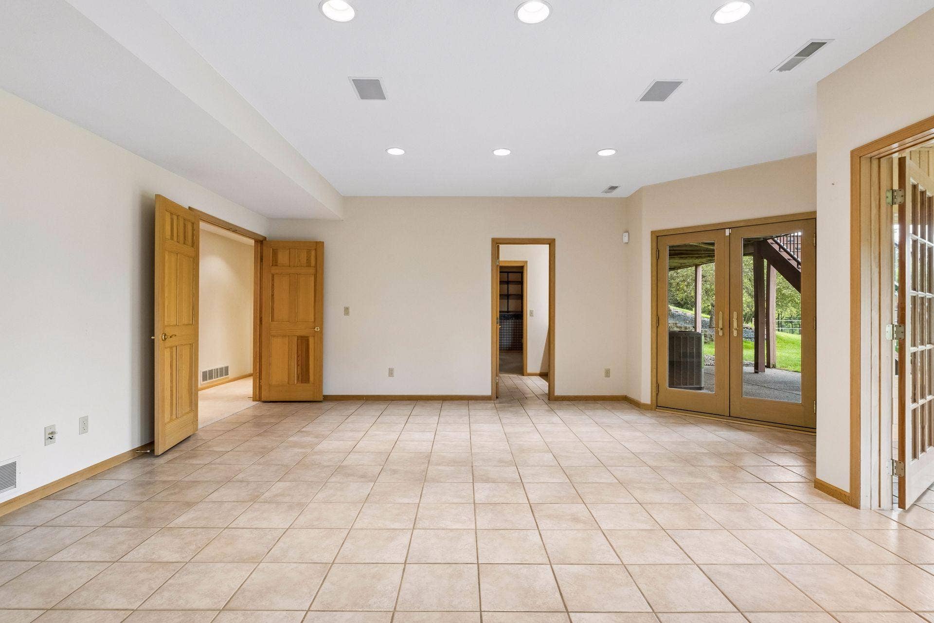 4650 Neal Avenue N, Stillwater, MN 55082