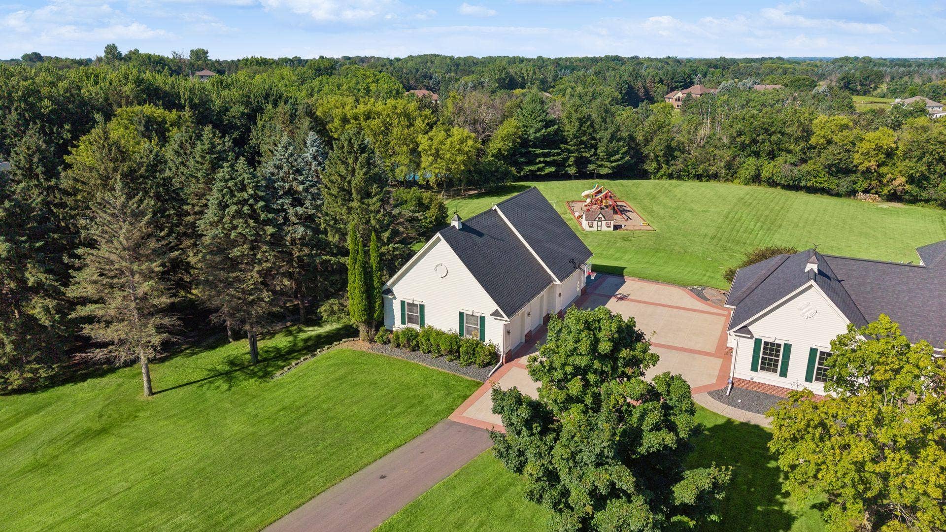 4650 Neal Avenue N, Stillwater, MN 55082