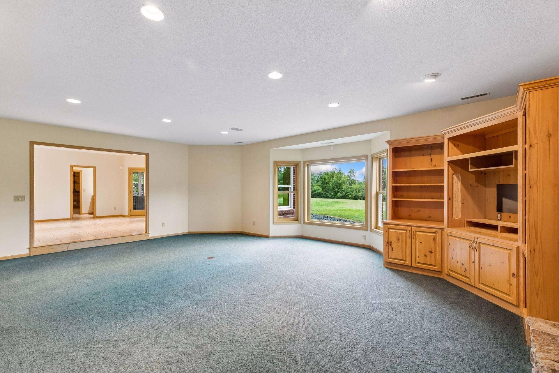 4650 Neal Avenue N, Stillwater, MN 55082