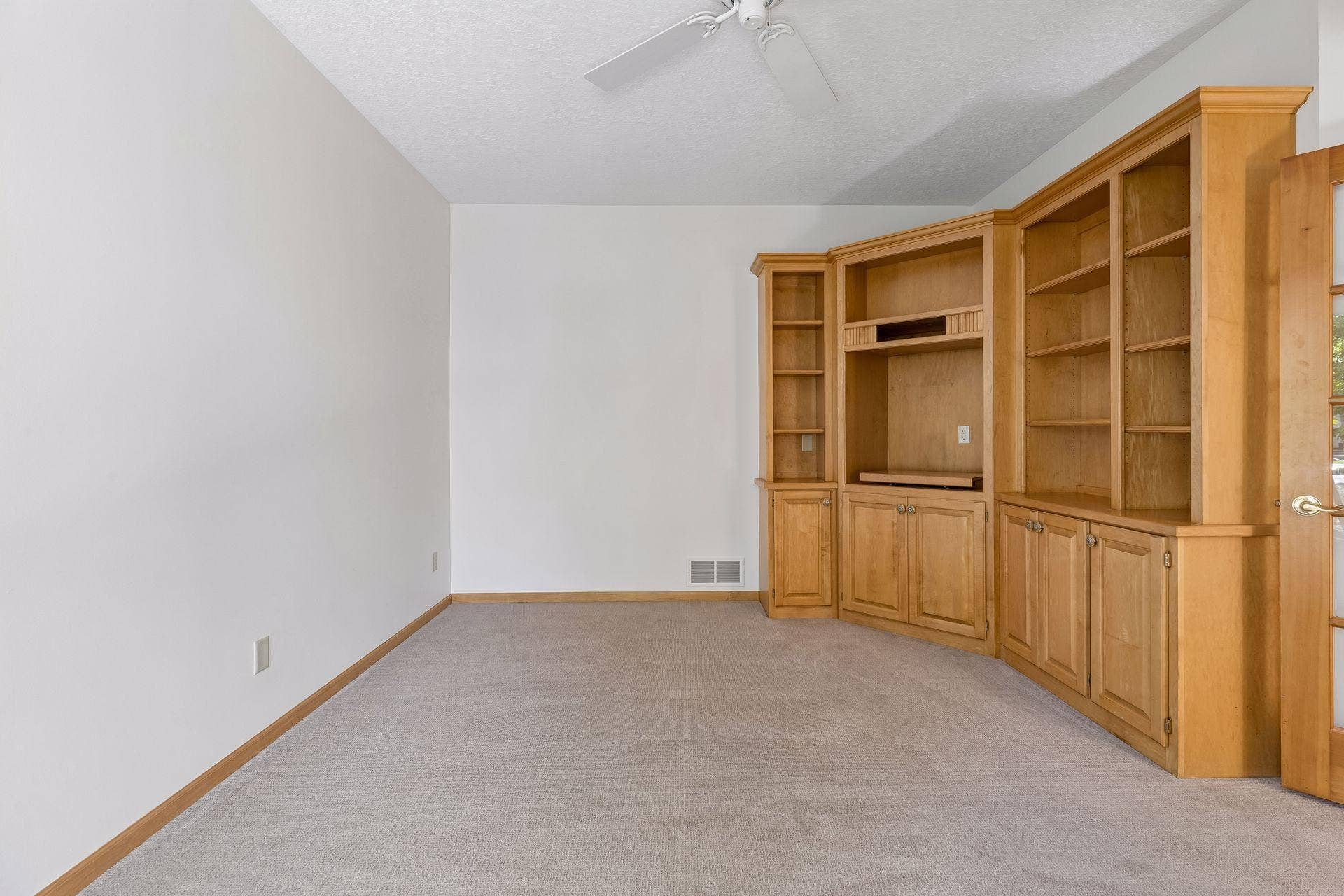 9296 Tewsbury Bend North -  - 0006.jpg