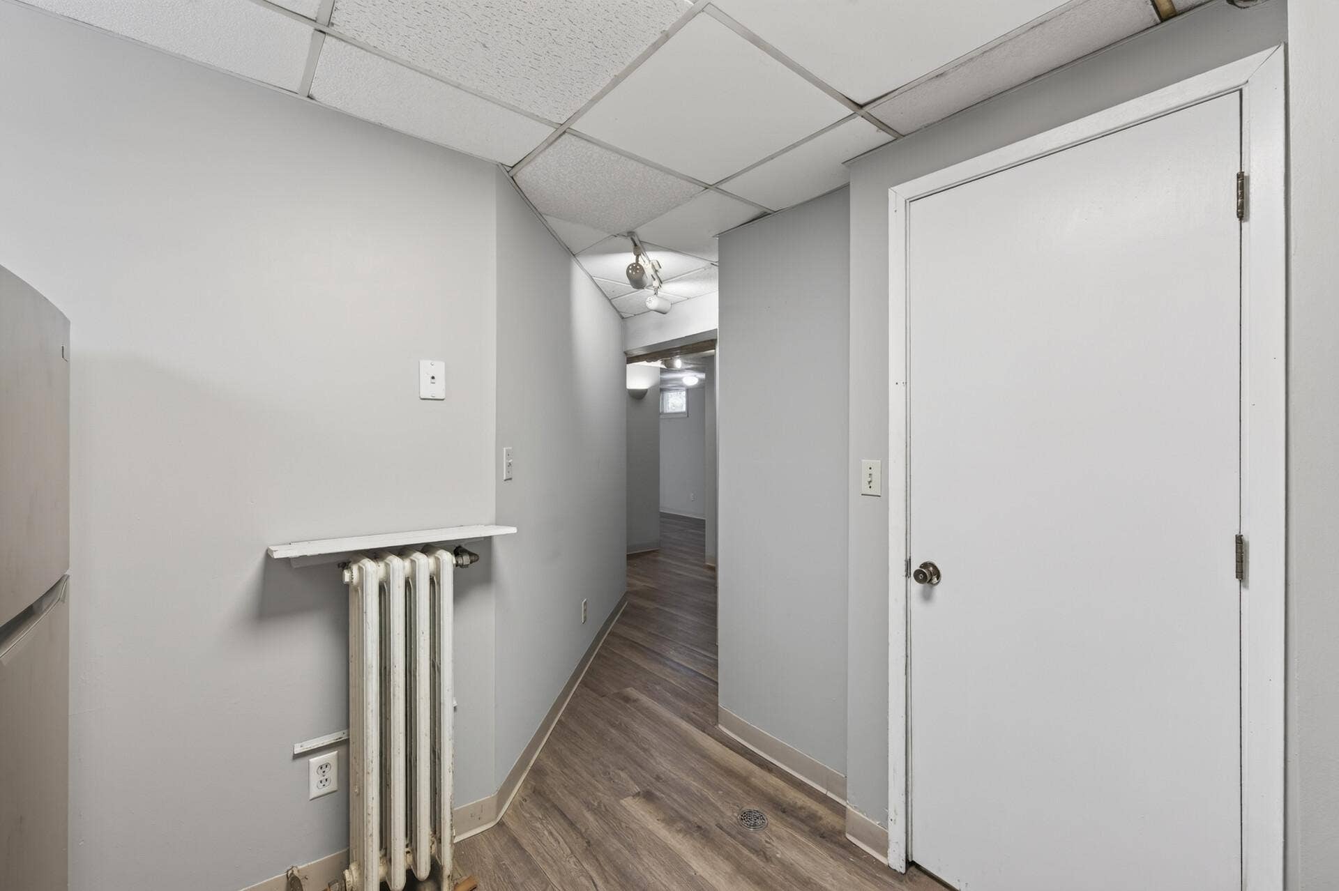 1437 Minnehaha Avenue W, 93, Saint Paul, MN 55104 Lower Level Hallway