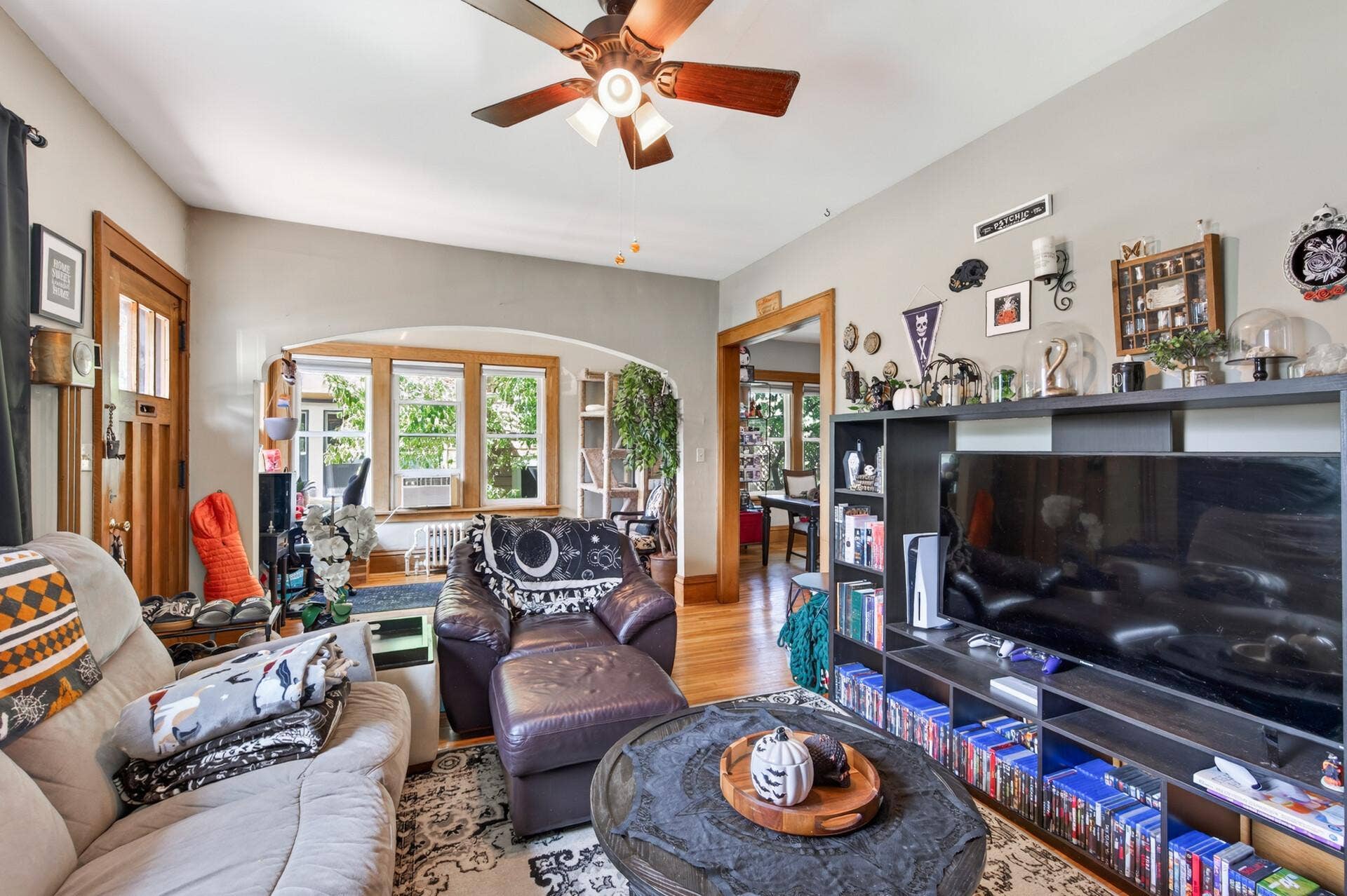 1437 Minnehaha Avenue W, 93, Saint Paul, MN 55104 Main Level Living Room
