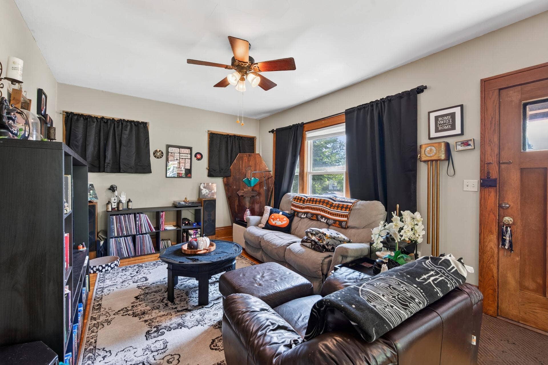 1437 Minnehaha Avenue W, 93, Saint Paul, MN 55104 Main Level Living Room