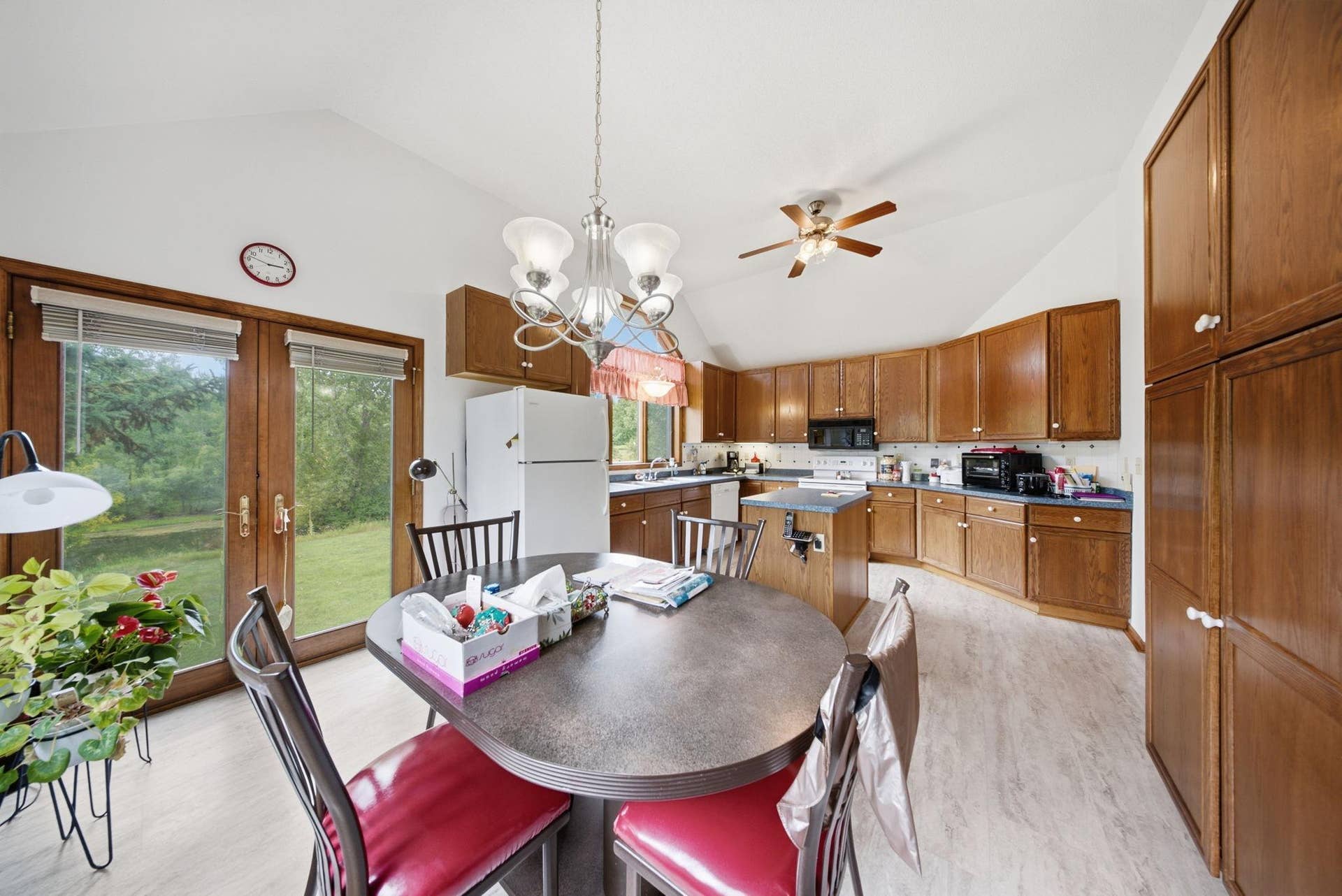 4852 Hillvale Avenue N, Oakdale, MN 55128 11-web-or-mls-DSC02275.jpg