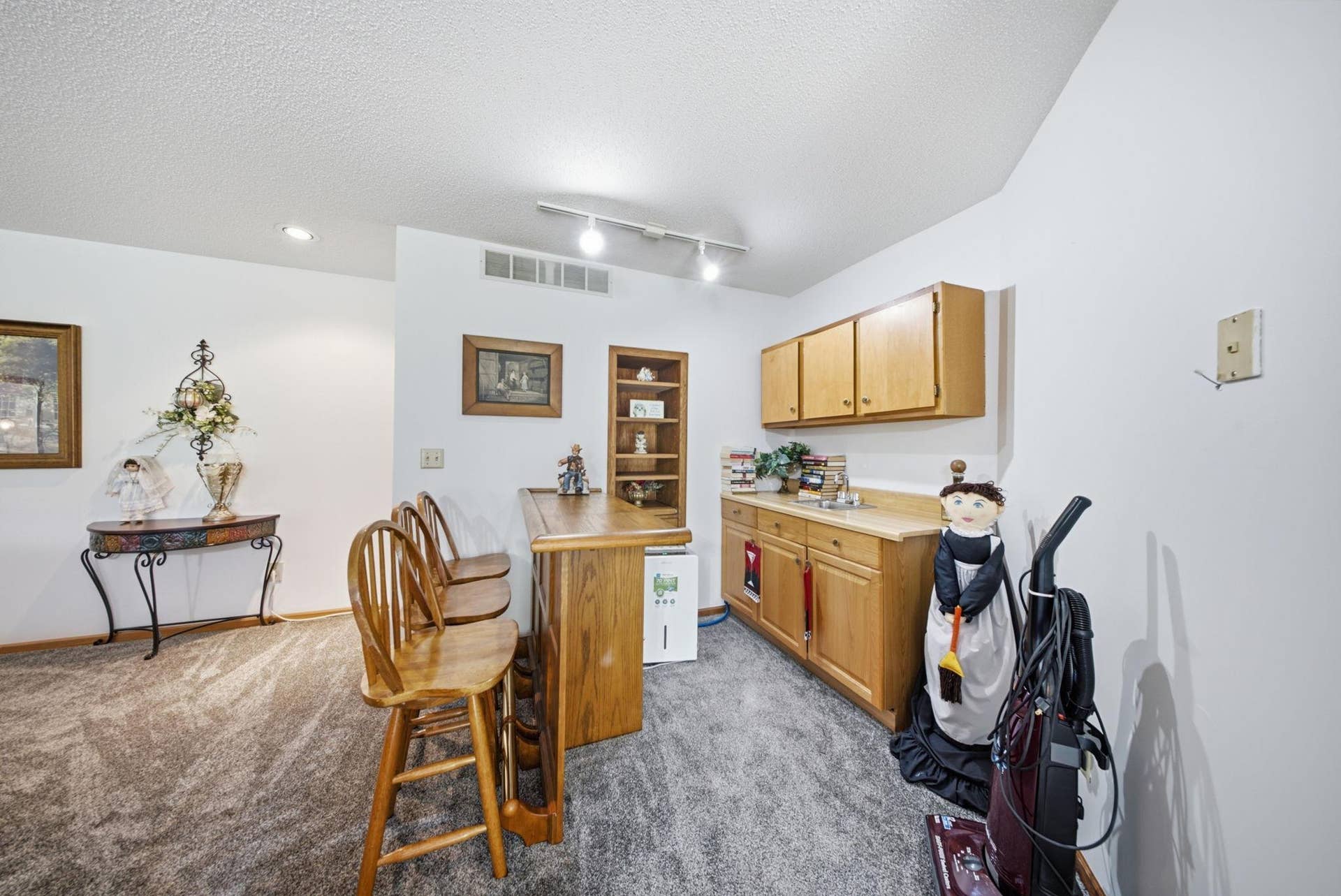 4852 Hillvale Avenue N, Oakdale, MN 55128 22-web-or-mls-DSC02345.jpg
