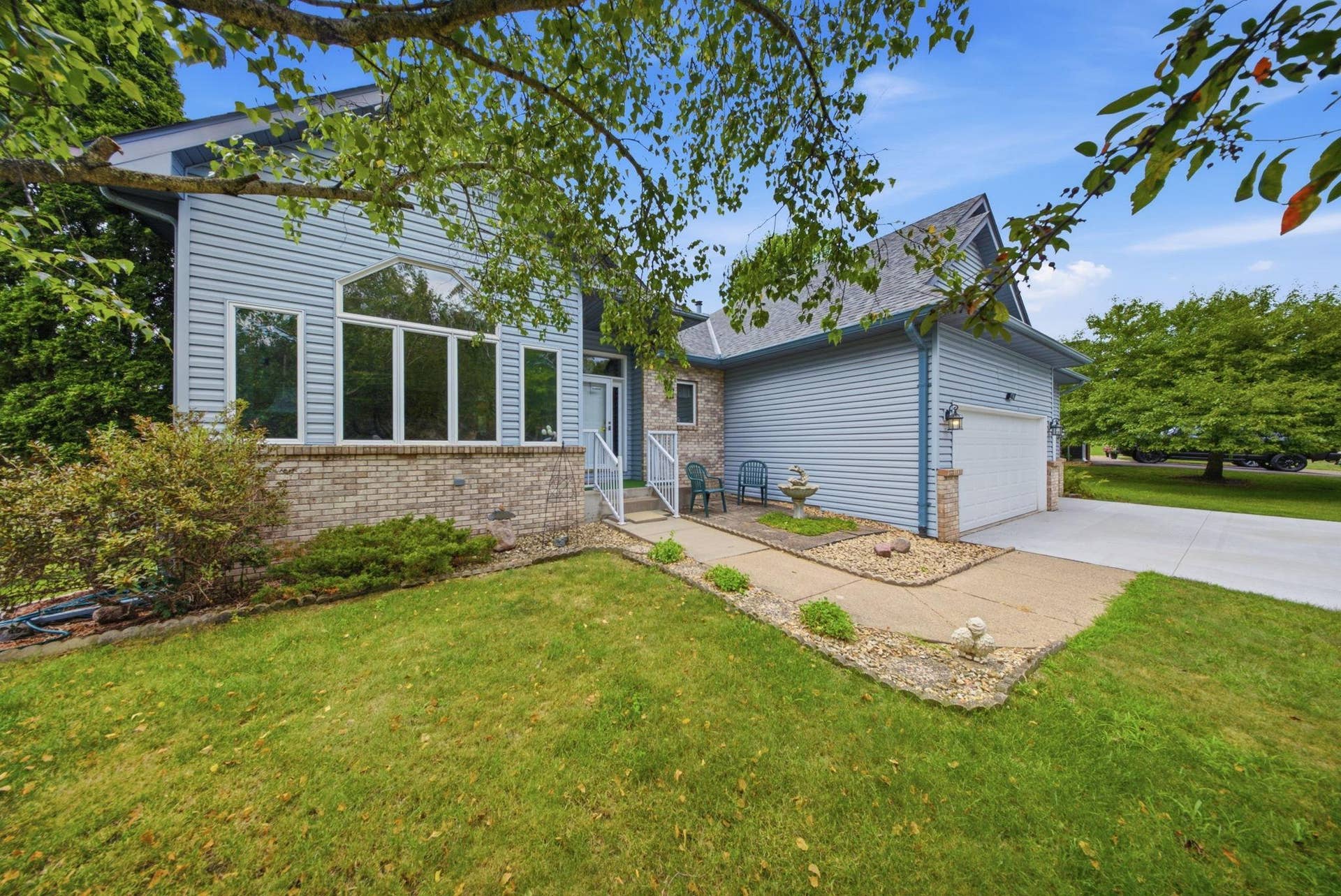 4852 Hillvale Avenue N, Oakdale, MN 55128 29-web-or-mls-DSC02400.jpg