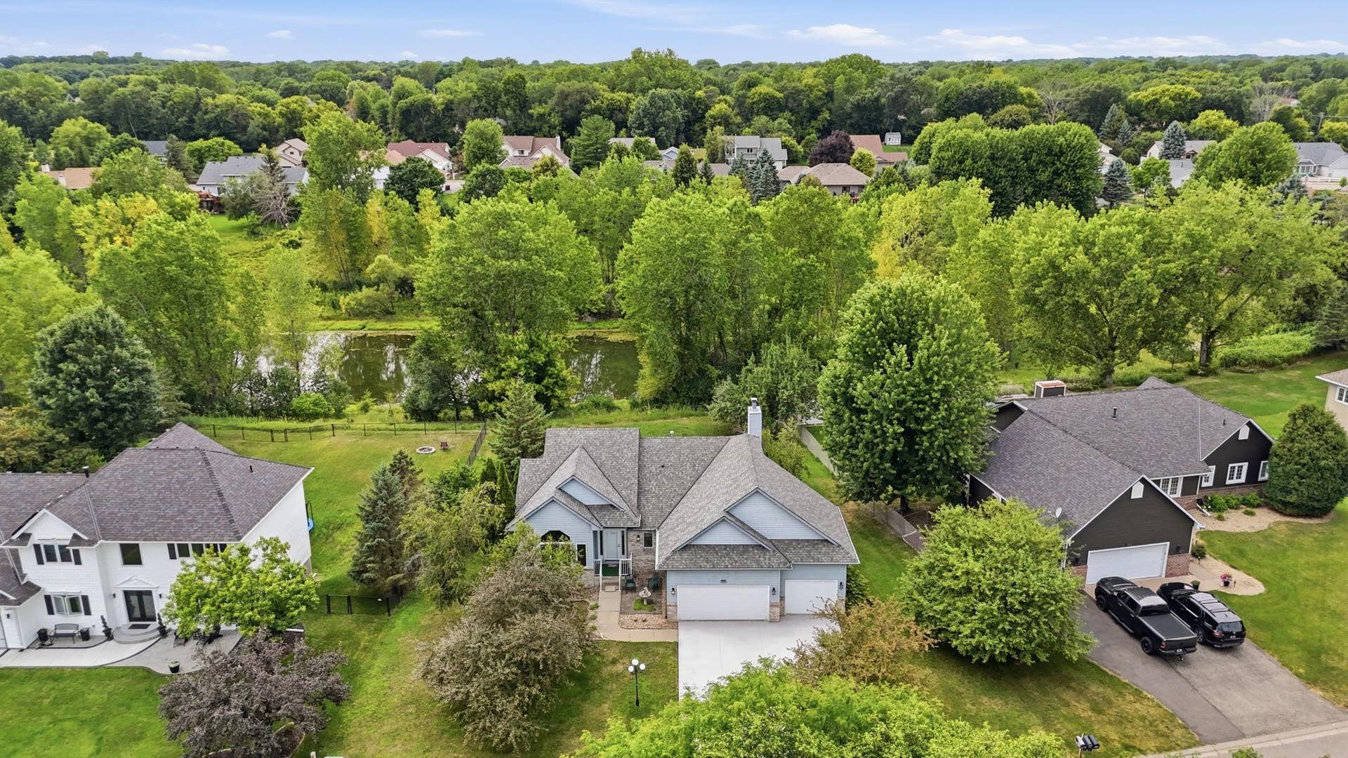 4852 Hillvale Avenue N, Oakdale, MN 55128 34-web-or-mls-DJI_20260722141832_0014_D.jpg