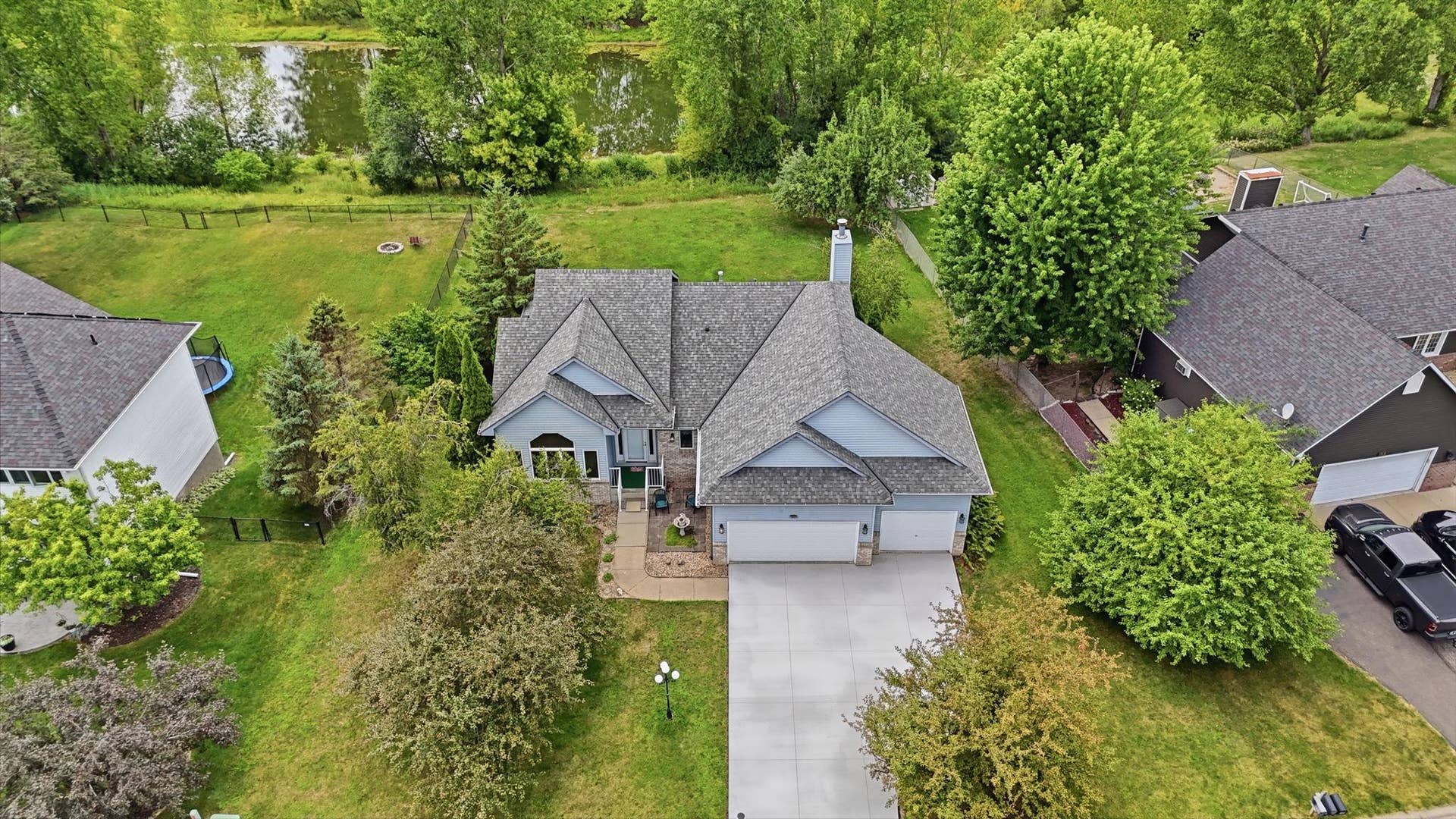 4852 Hillvale Avenue N, Oakdale, MN 55128 33-web-or-mls-DJI_20260722141817_0009_D.jpg