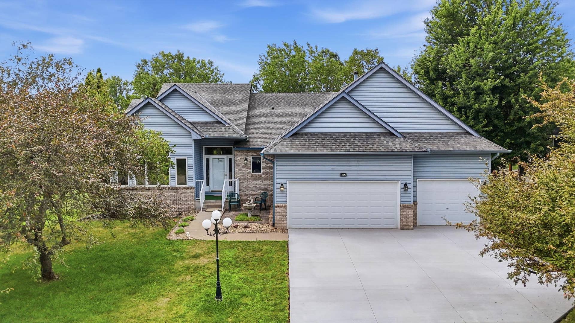 4852 Hillvale Avenue N, Oakdale, MN 55128 1-web-or-mls-DJI_20260722141803_0004_D.jpg