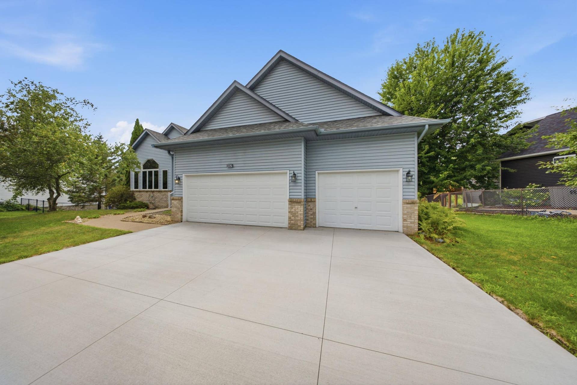 4852 Hillvale Avenue N, Oakdale, MN 55128 31-web-or-mls-DSC02380.jpg