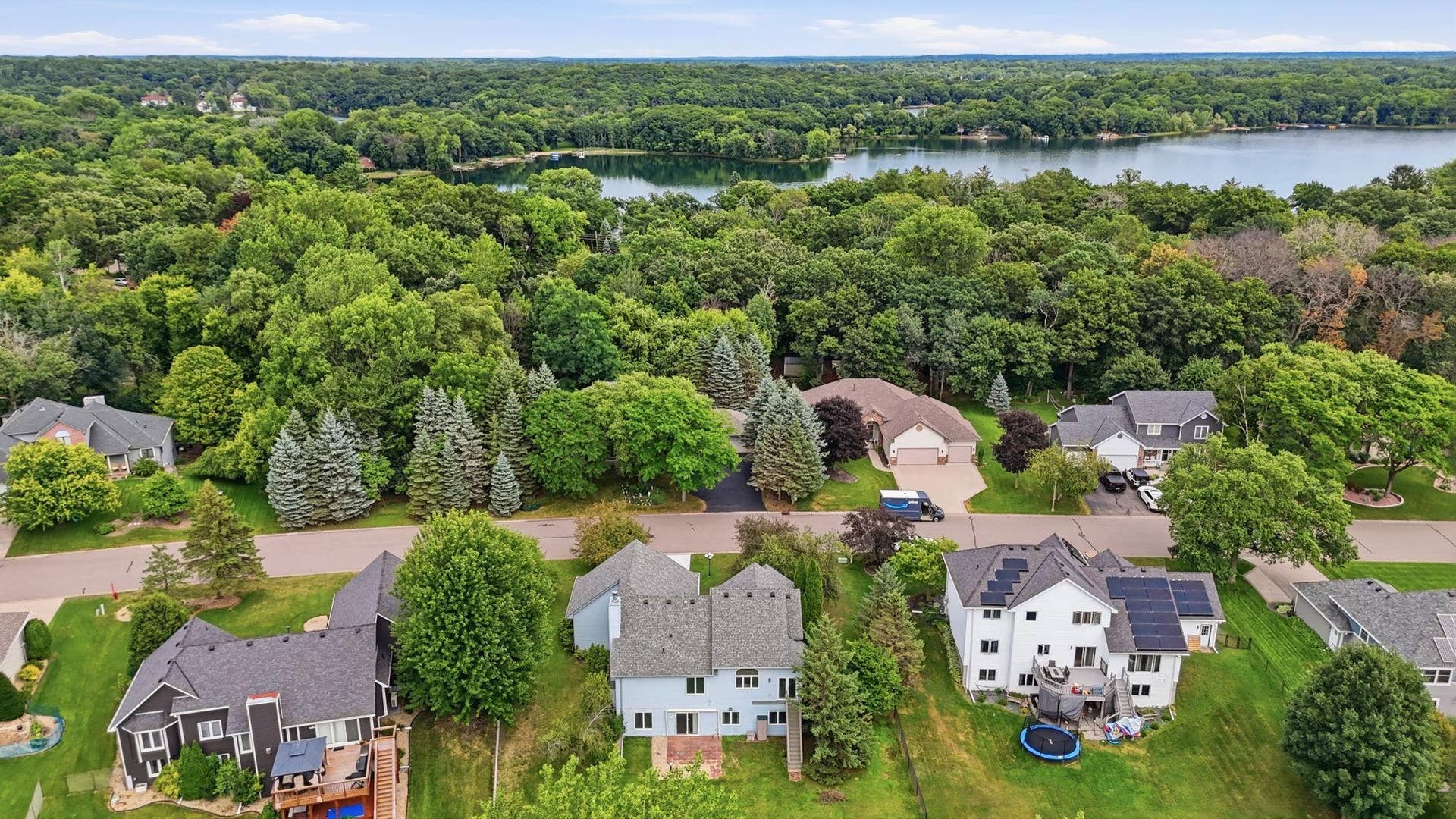 4852 Hillvale Avenue N, Oakdale, MN 55128 36-web-or-mls-DJI_20260722141919_0024_D.jpg