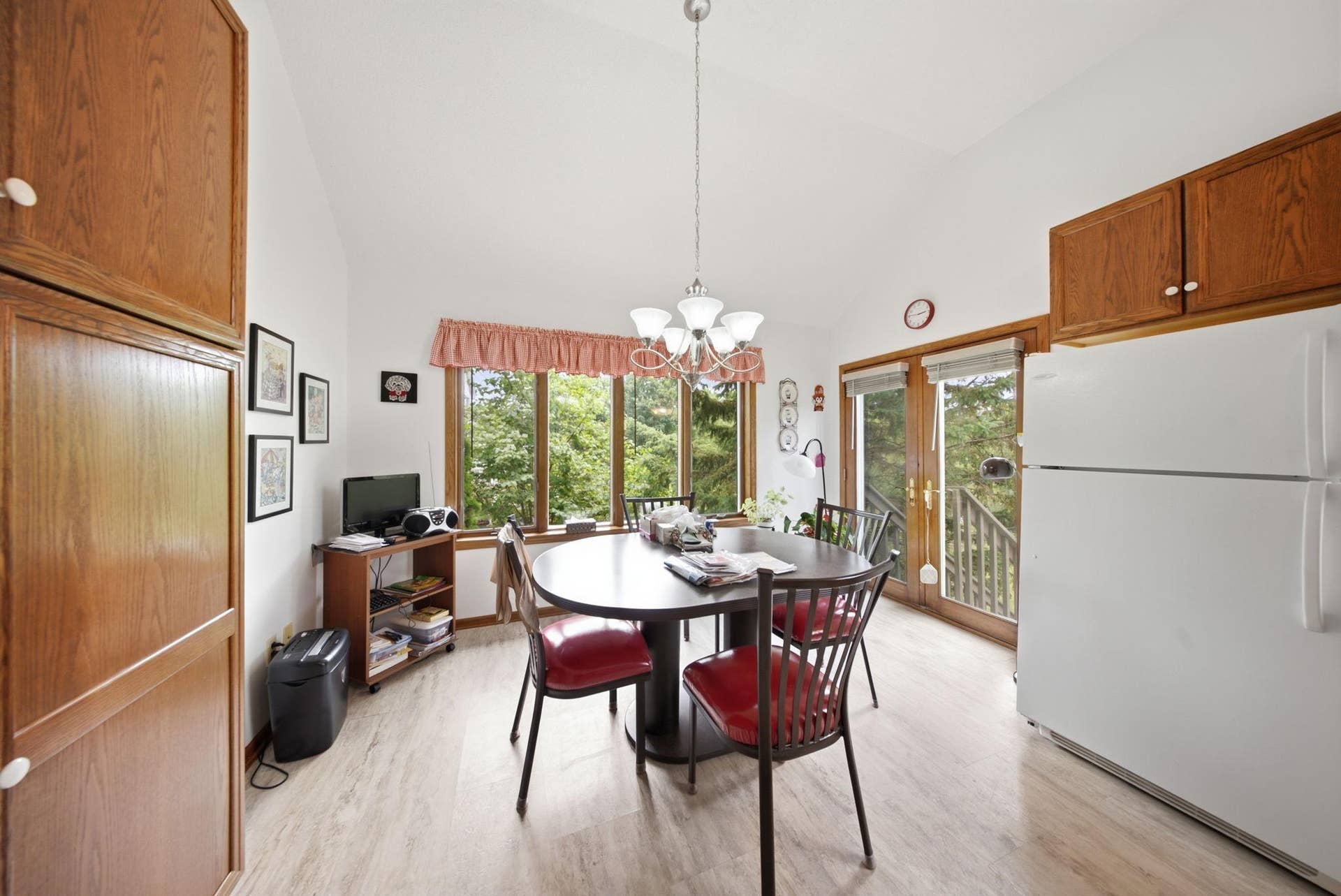 4852 Hillvale Avenue N, Oakdale, MN 55128 9-web-or-mls-DSC02265.jpg