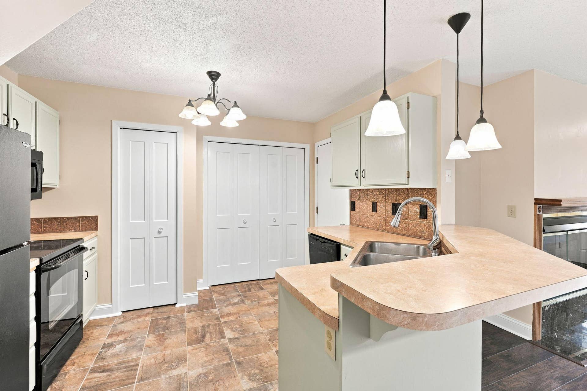 1770 Donegal Drive, #10, Woodbury, MN 55125 1770 Donegal Drive, #10, Woodbury, MN 55125