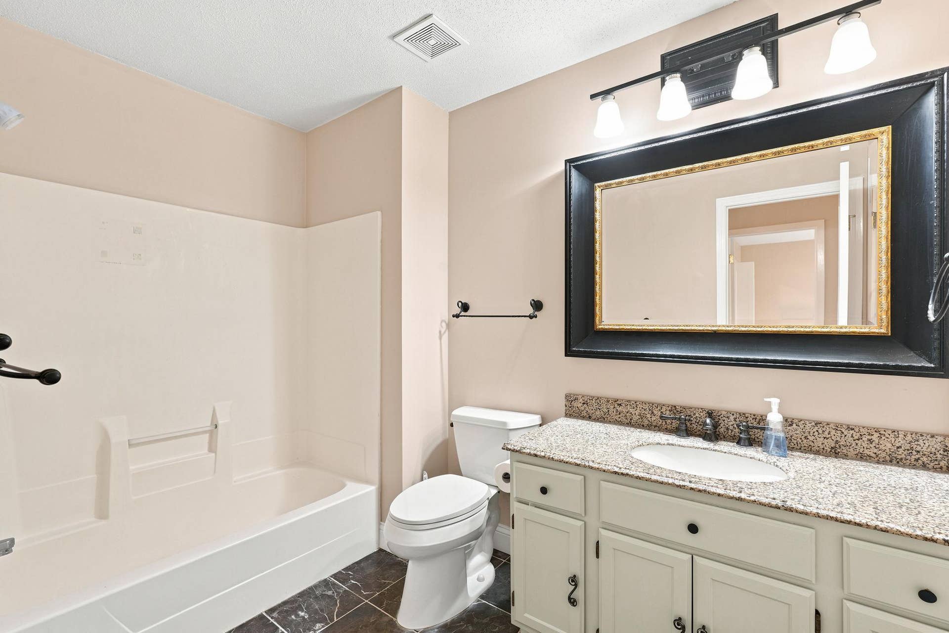1770 Donegal Drive, #10, Woodbury, MN 55125 1770 Donegal Drive, #10, Woodbury, MN 55125