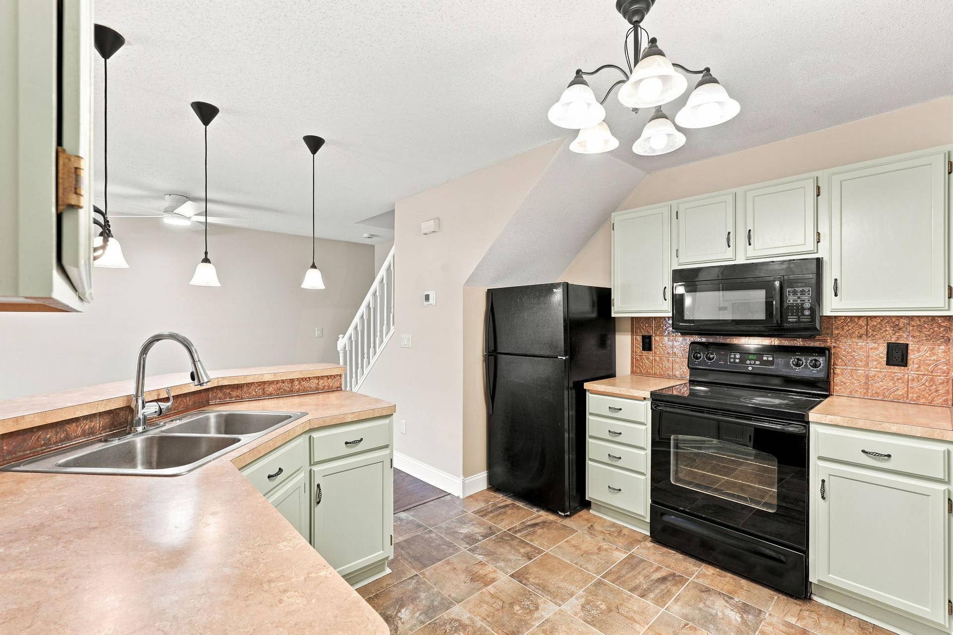 1770 Donegal Drive, #10, Woodbury, MN 55125 1770 Donegal Drive, #10, Woodbury, MN 55125