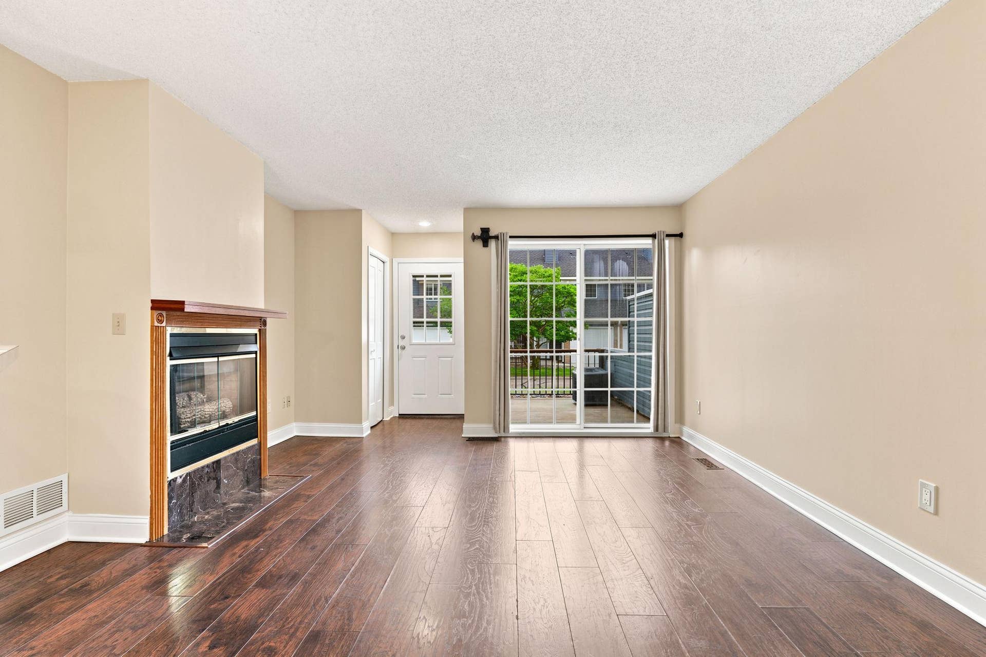 1770 Donegal Drive, #10, Woodbury, MN 55125 1770 Donegal Drive, #10, Woodbury, MN 55125