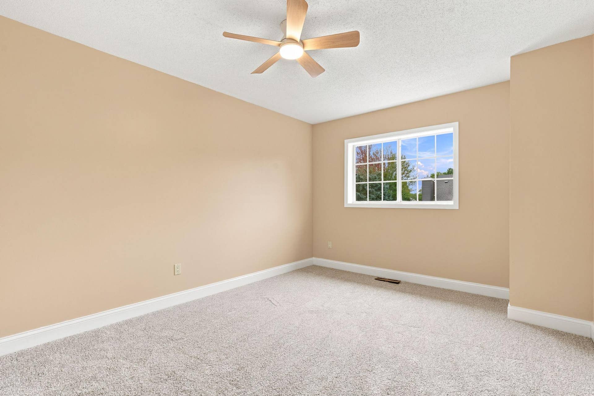 1770 Donegal Drive, #10, Woodbury, MN 55125 1770 Donegal Drive, #10, Woodbury, MN 55125
