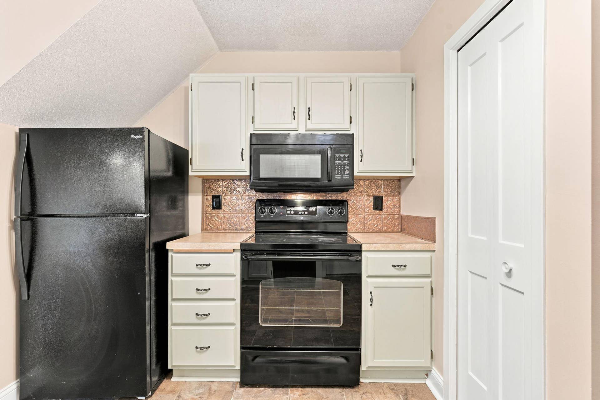 1770 Donegal Drive, #10, Woodbury, MN 55125 1770 Donegal Drive, #10, Woodbury, MN 55125