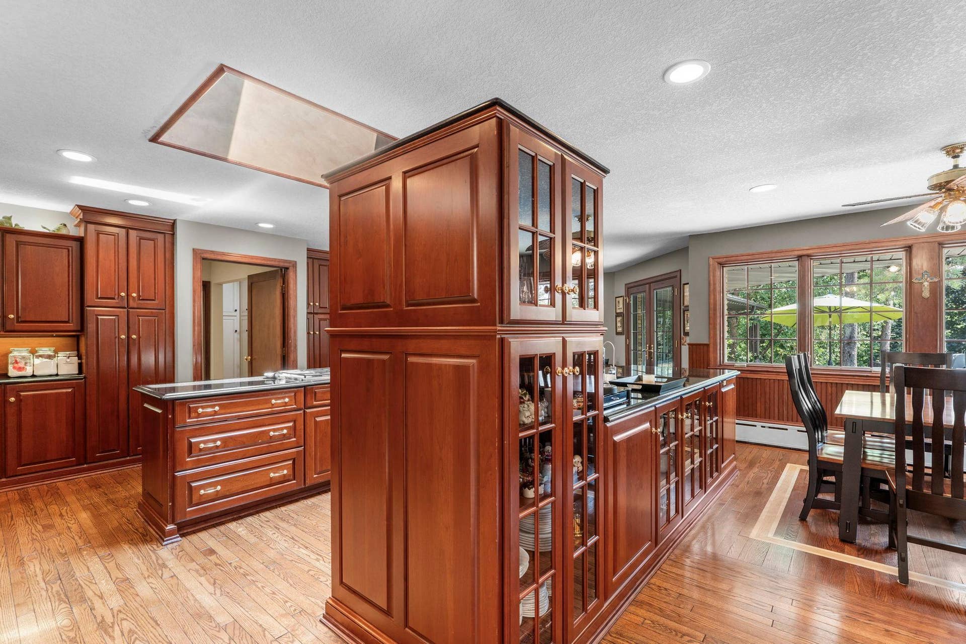 6191 Crackleberry Trail, Woodbury, MN 55129 38-web-or-mls-6191 Crackleberry Trail-193.jpg