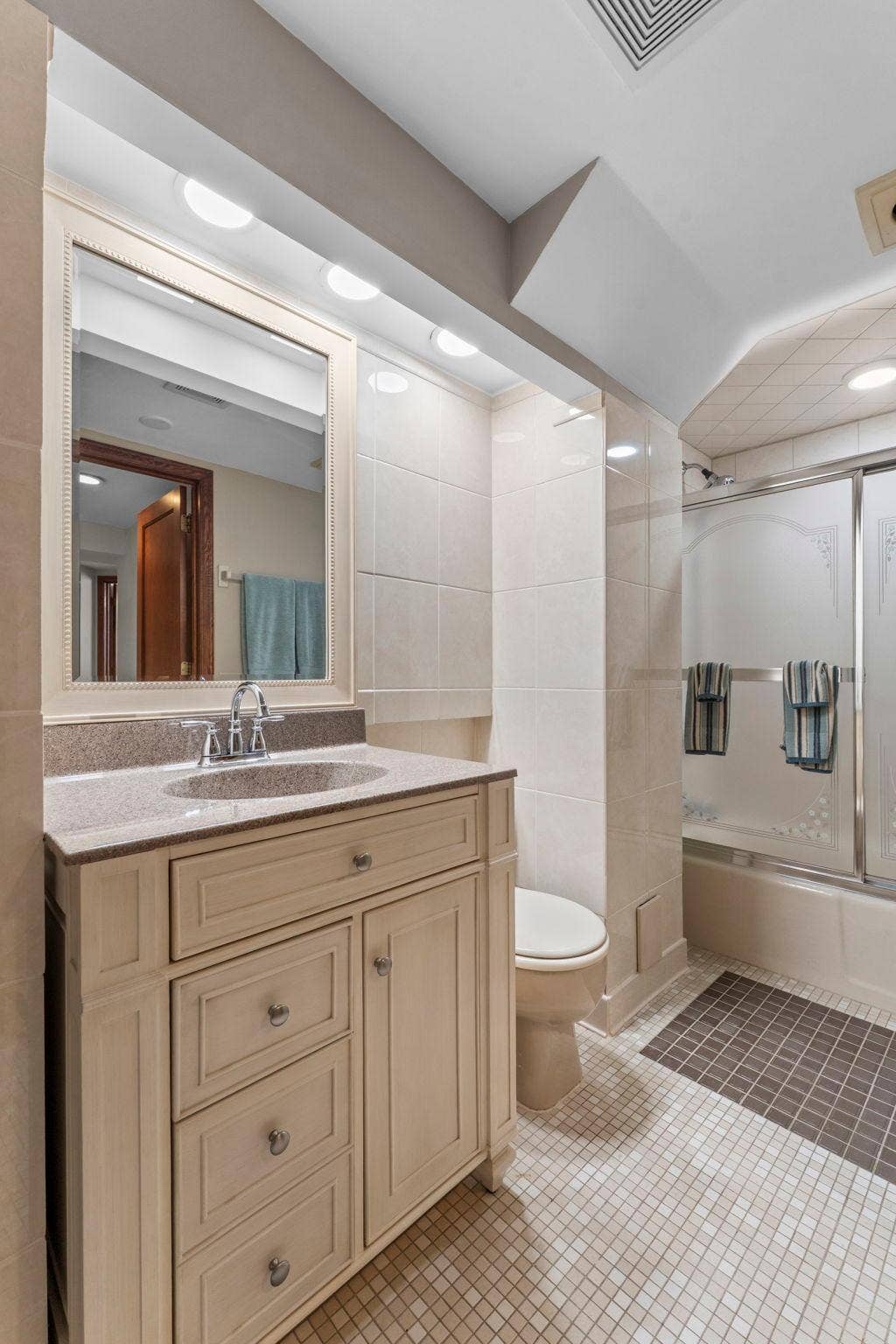 6191 Crackleberry Trail, Woodbury, MN 55129 80-web-or-mls-6191 Crackleberry Trail-133.jpg