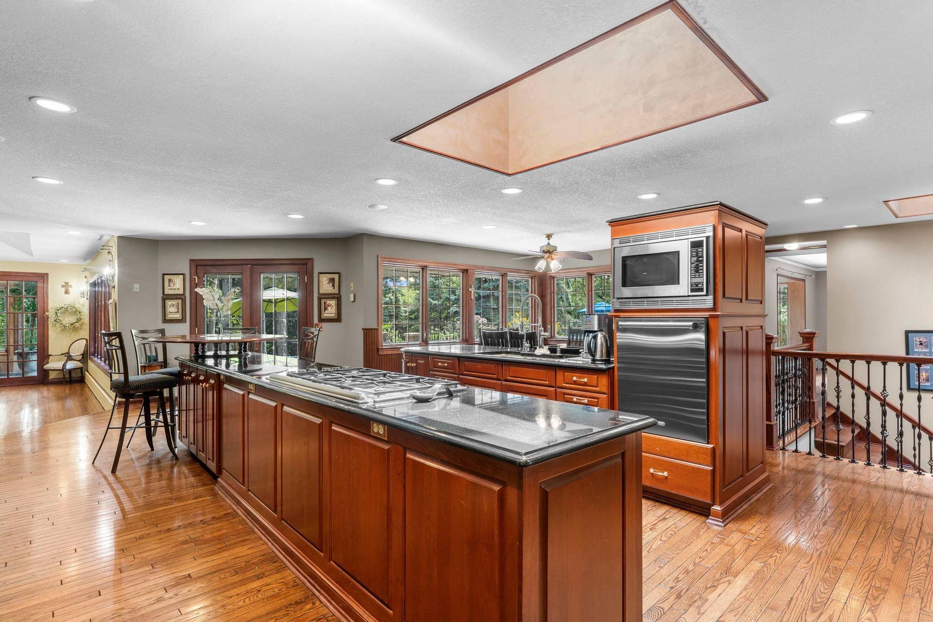 6191 Crackleberry Trail, Woodbury, MN 55129 37-web-or-mls-6191 Crackleberry Trail-188.jpg