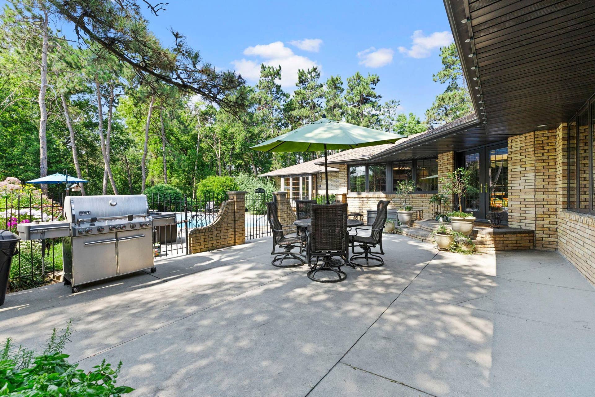 6191 Crackleberry Trail, Woodbury, MN 55129 6191 Crackleberry Trail, Woodbury, MN 55129