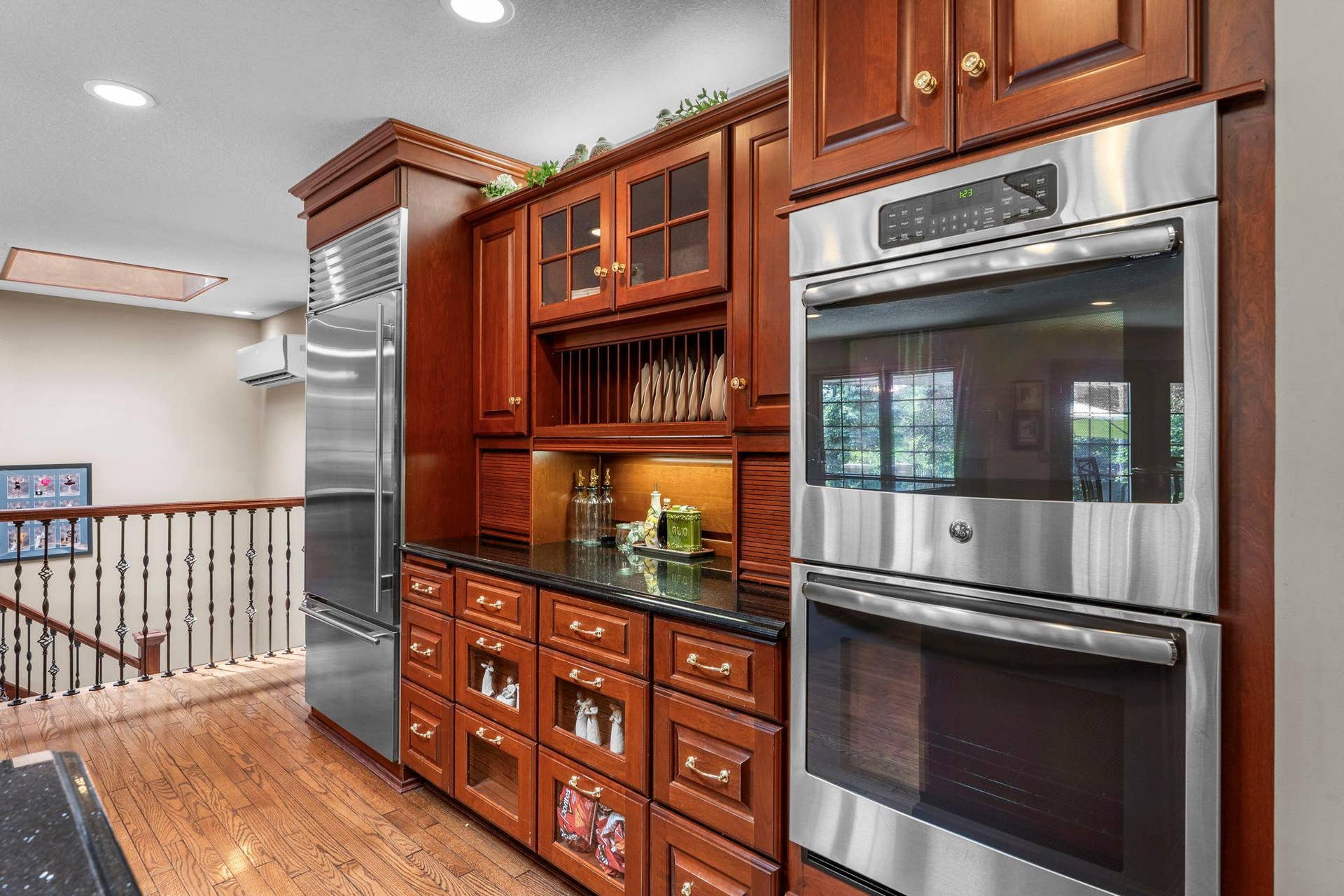 6191 Crackleberry Trail, Woodbury, MN 55129 45-web-or-mls-6191 Crackleberry Trail-228.jpg