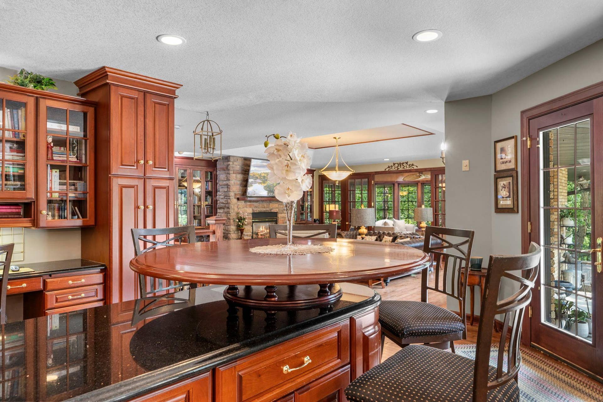 6191 Crackleberry Trail, Woodbury, MN 55129 43-web-or-mls-6191 Crackleberry Trail-218.jpg