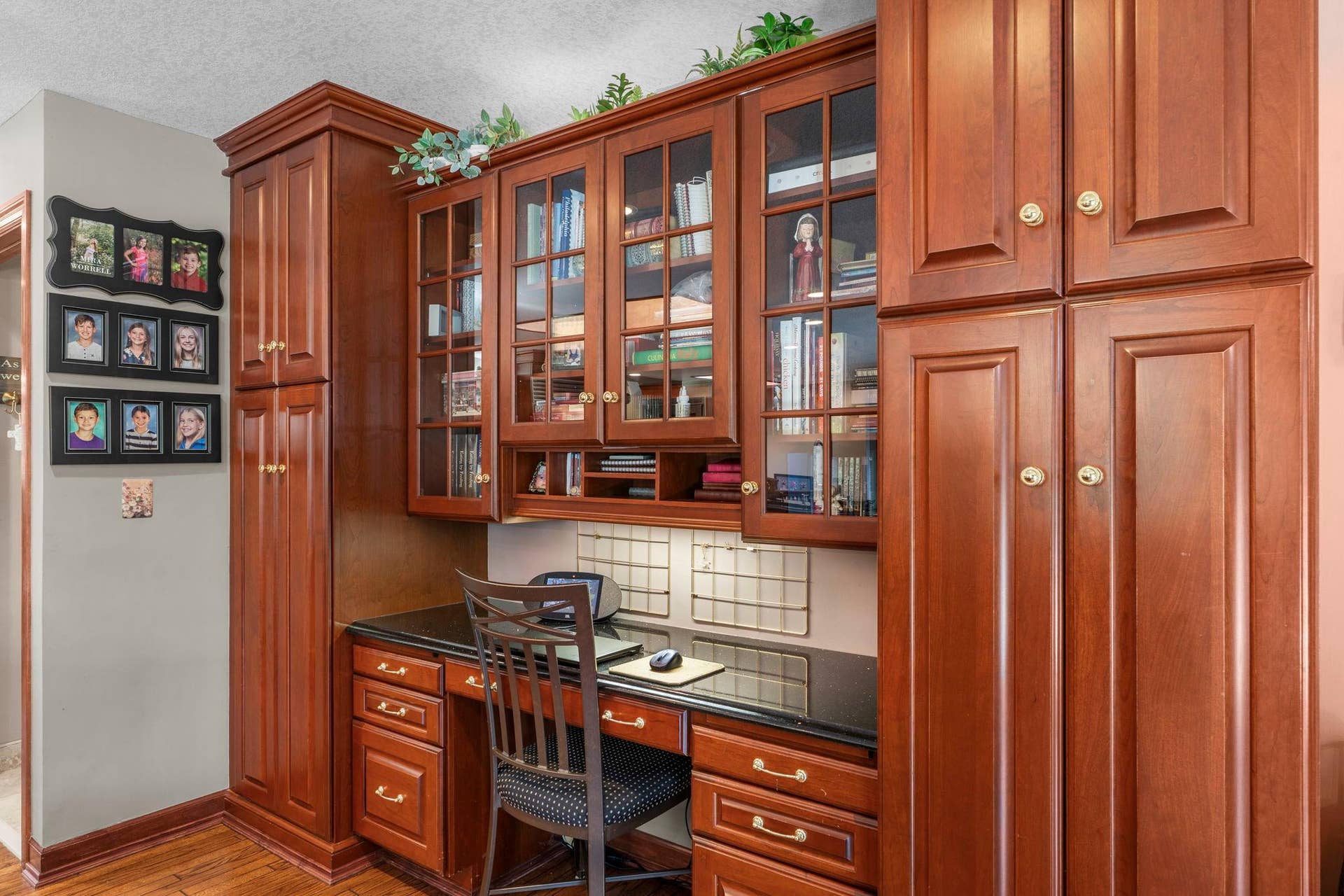6191 Crackleberry Trail, Woodbury, MN 55129 44-web-or-mls-6191 Crackleberry Trail-223.jpg