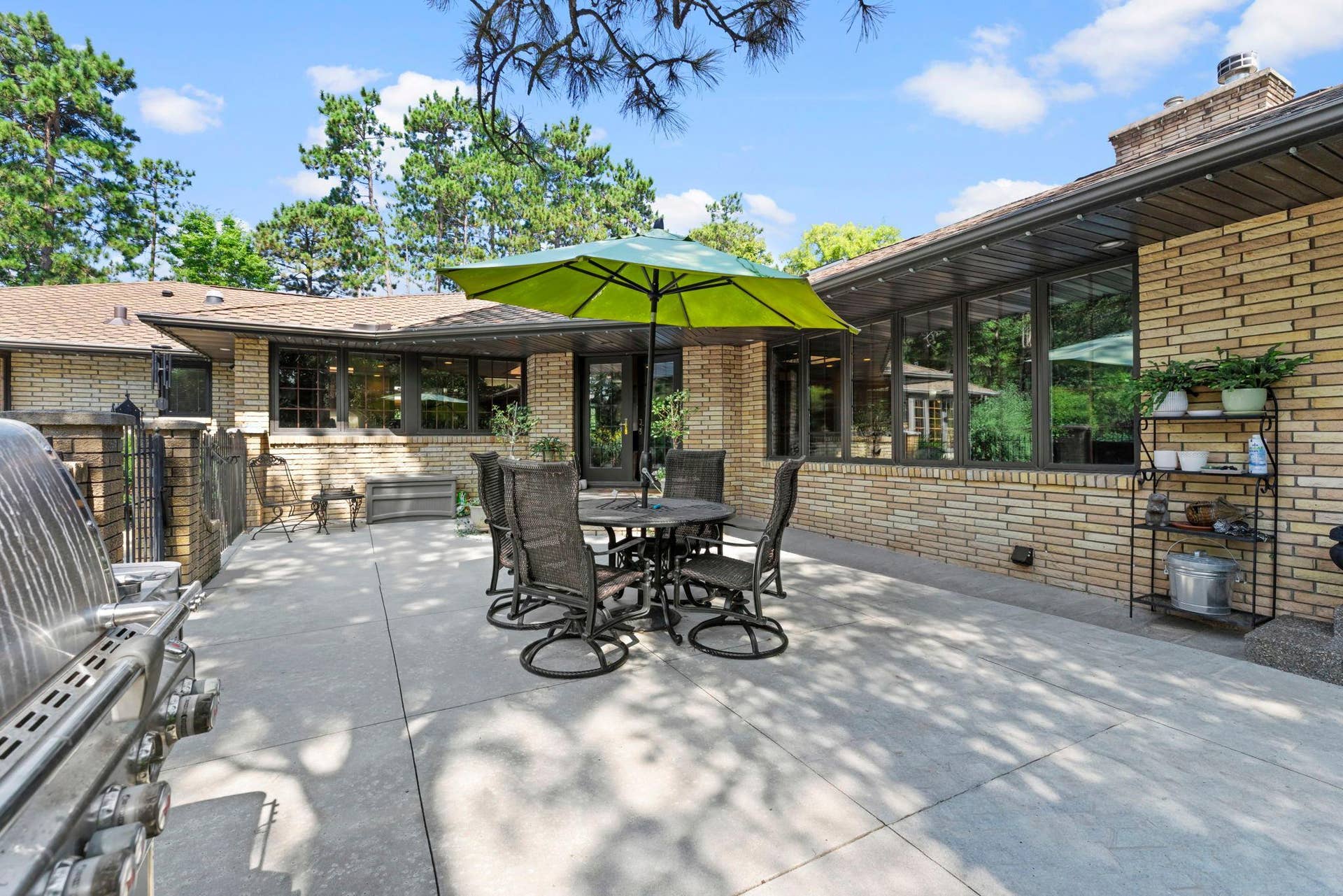 6191 Crackleberry Trail, Woodbury, MN 55129 6191 Crackleberry Trail, Woodbury, MN 55129