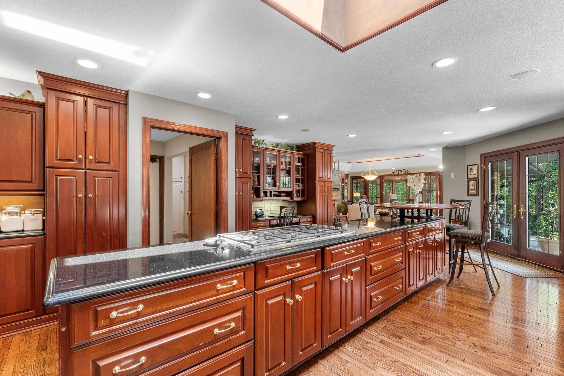 6191 Crackleberry Trail, Woodbury, MN 55129 40-web-or-mls-6191 Crackleberry Trail-203.jpg