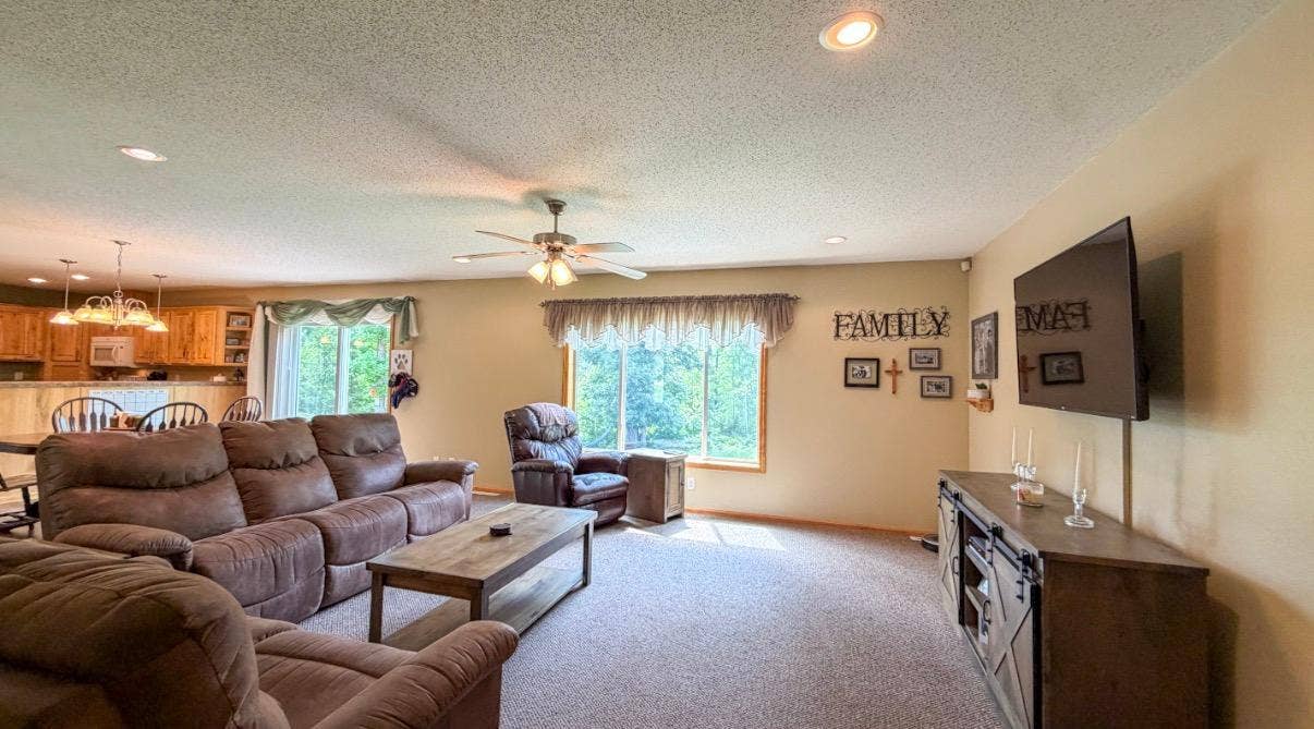 5252 Elmwood Court NE, Bemidji, MN 56601 Living Room