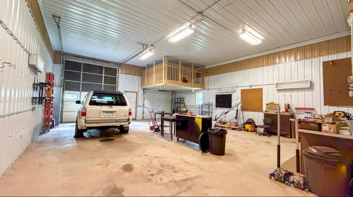 5252 Elmwood Court NE, Bemidji, MN 56601 Shop