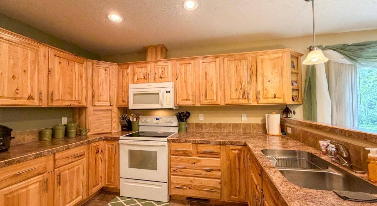 5252 Elmwood Court NE, Bemidji, MN 56601 Kitchen