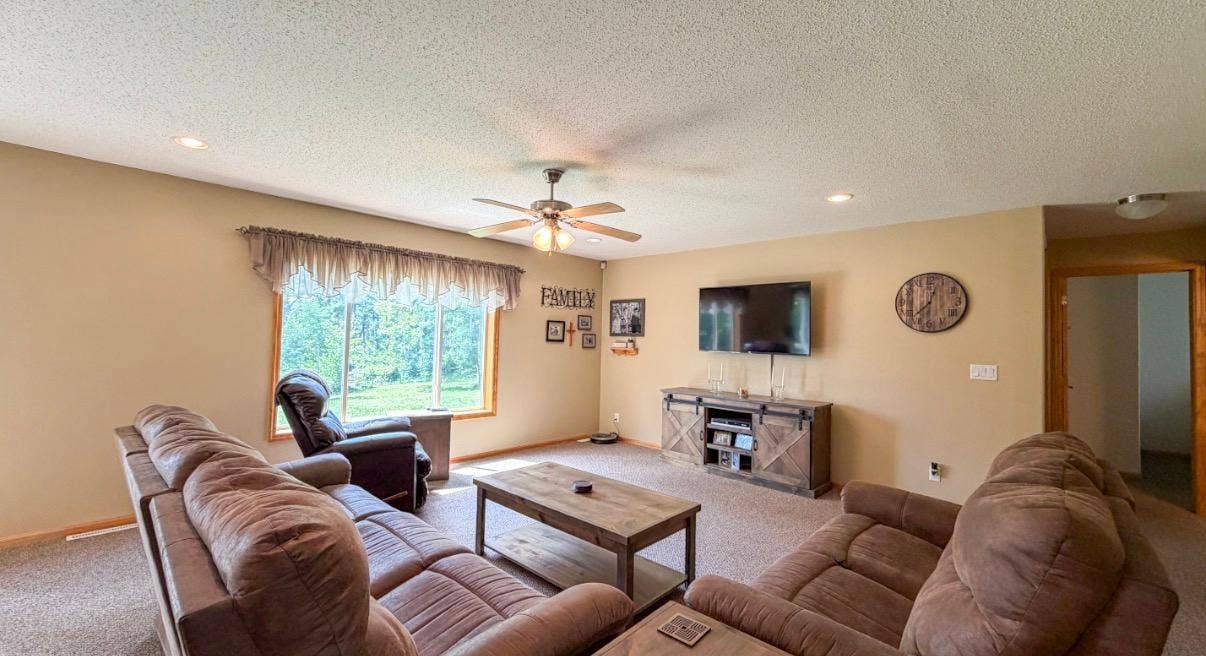 5252 Elmwood Court NE, Bemidji, MN 56601 Living Room