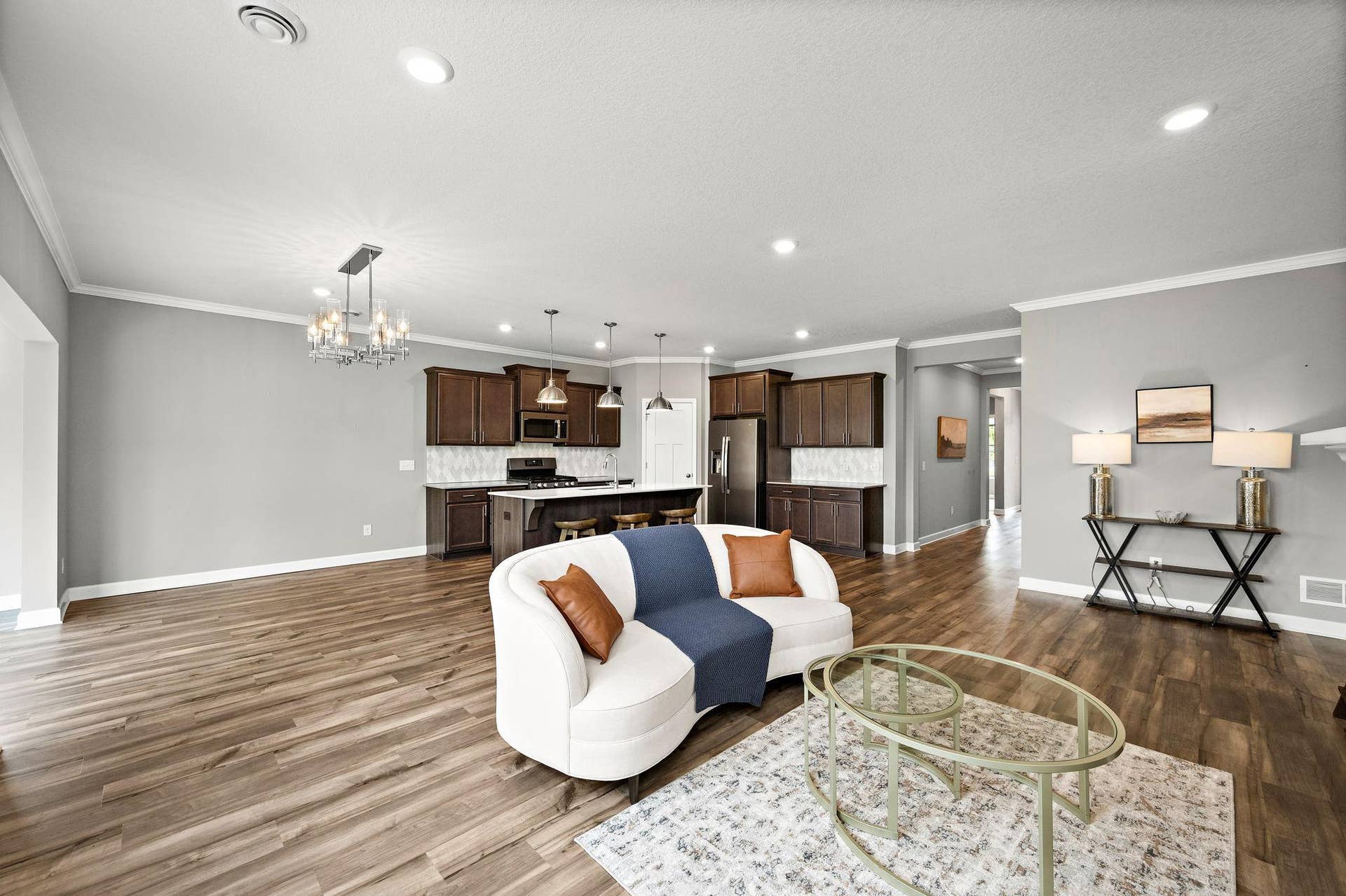 8388 Yearling Drive, Woodbury, MN 55129 8388 Yearling Drive, Woodbury, MN 55129