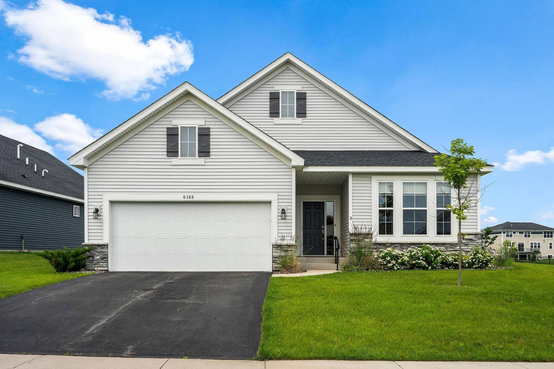 8388 Yearling Drive, Woodbury, MN 55129 8388 Yearling Drive, Woodbury, MN 55129
