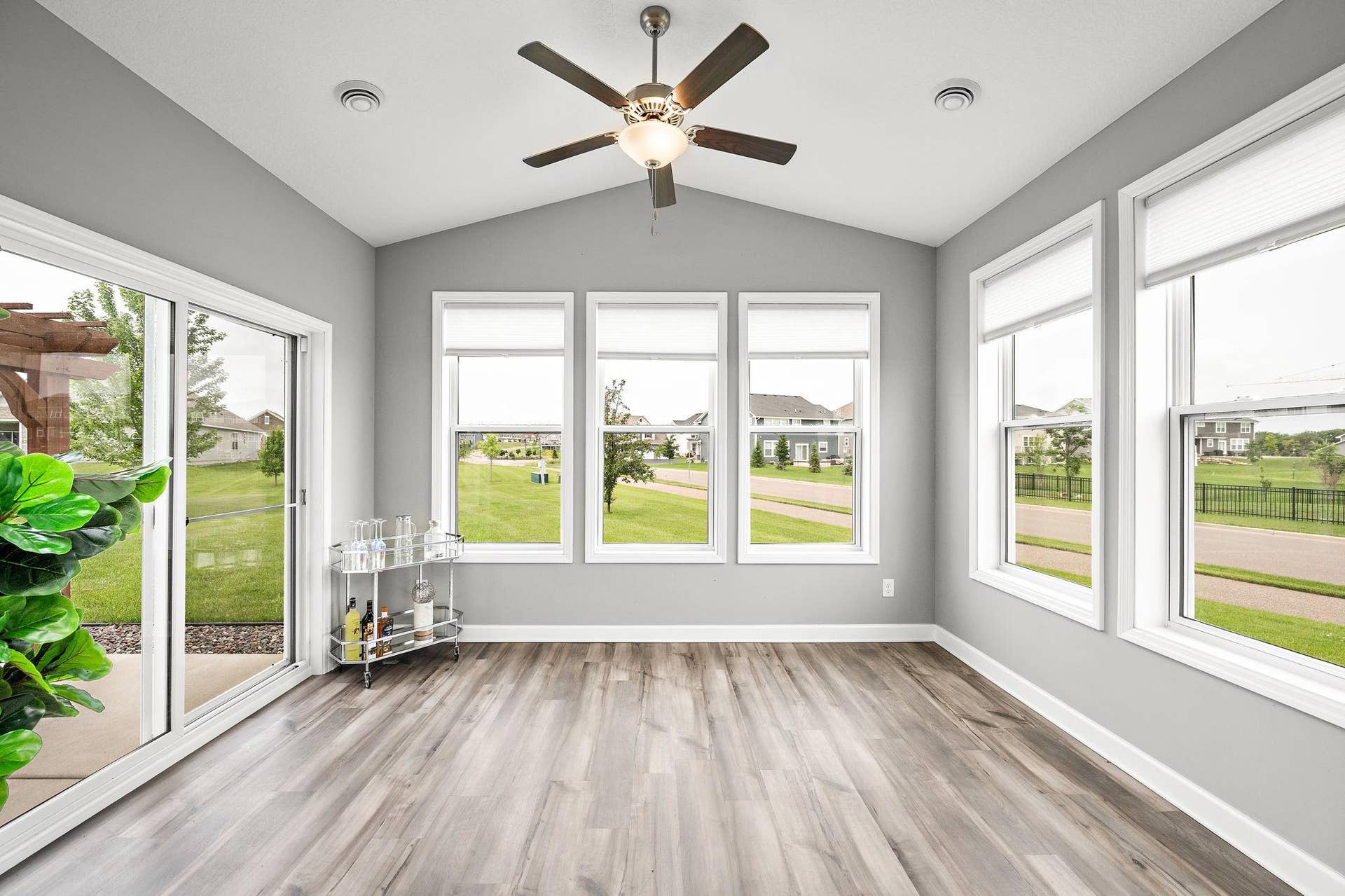 8388 Yearling Drive, Woodbury, MN 55129 8388 Yearling Drive, Woodbury, MN 55129