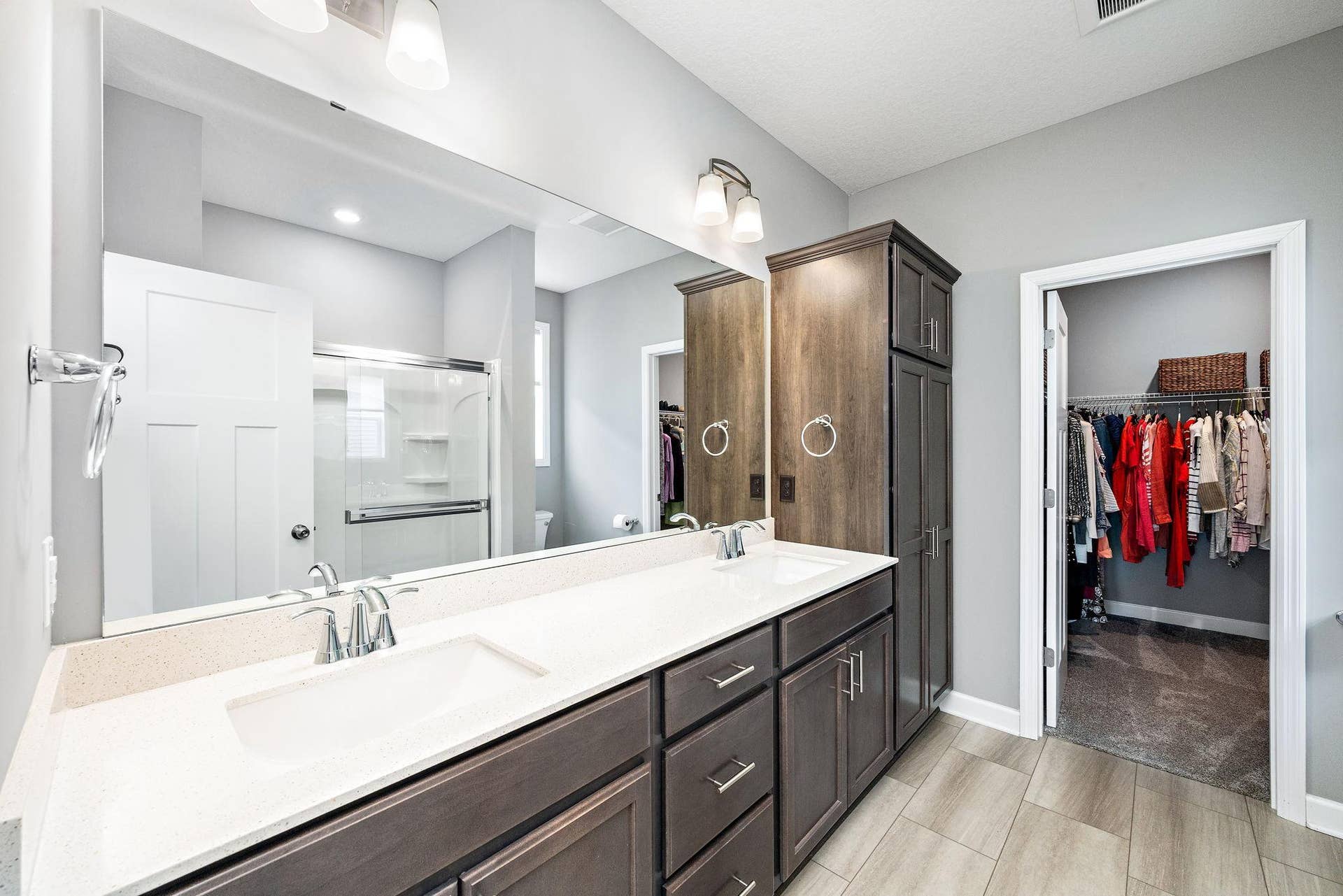8388 Yearling Drive, Woodbury, MN 55129 8388 Yearling Drive, Woodbury, MN 55129