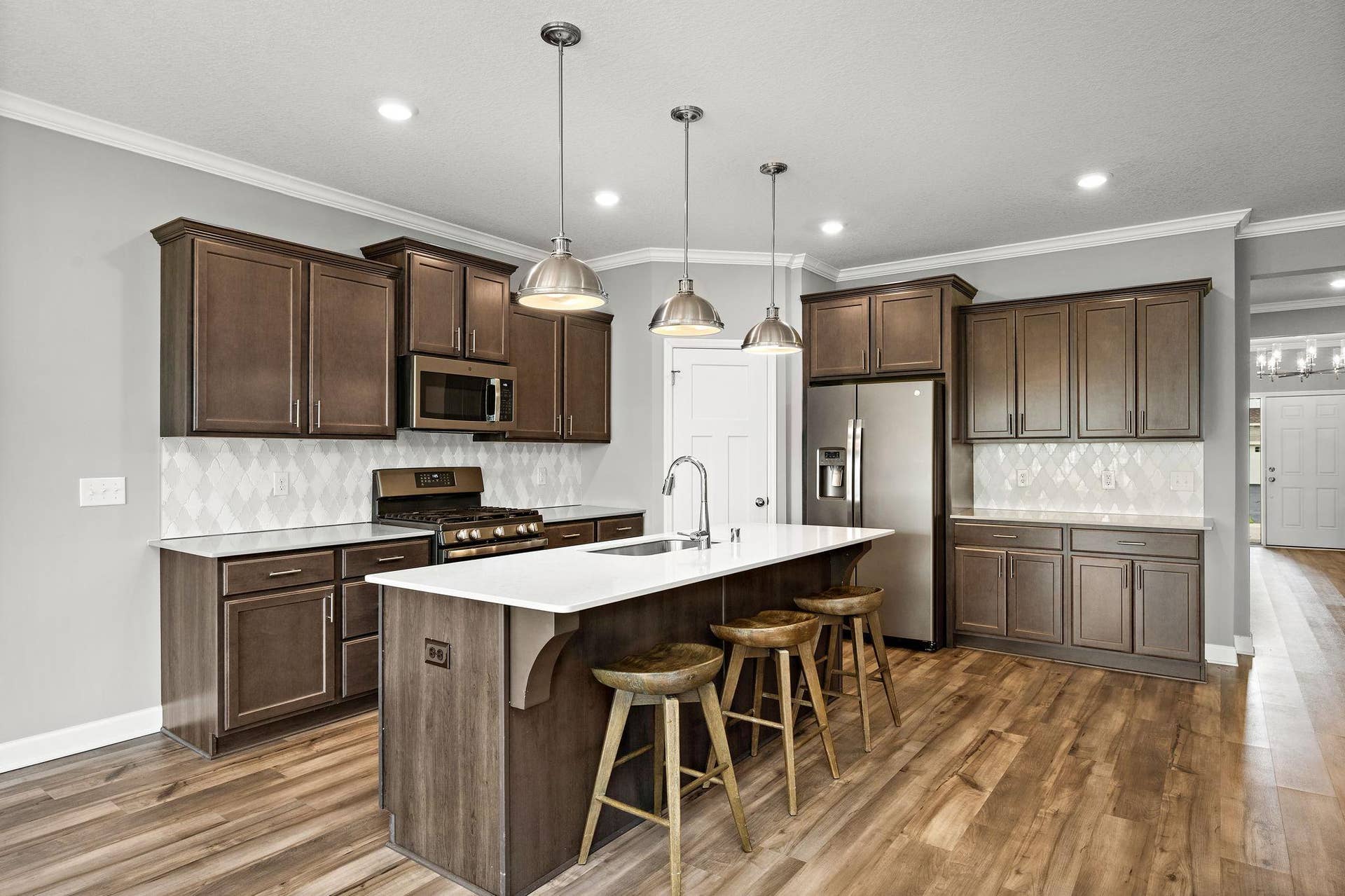 8388 Yearling Drive, Woodbury, MN 55129 8388 Yearling Drive, Woodbury, MN 55129