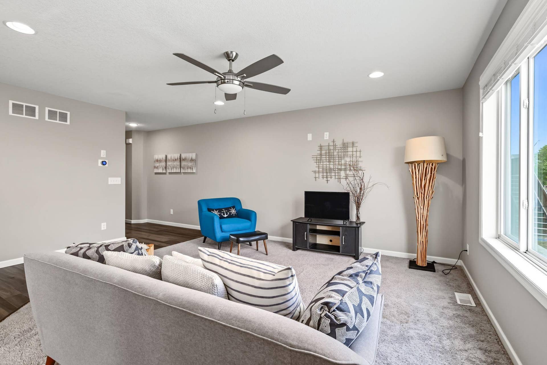 9415 Toledo Lane N, Brooklyn Park, MN 55443 5-web-or-mls-9415 Toledo Ln (5).jpg