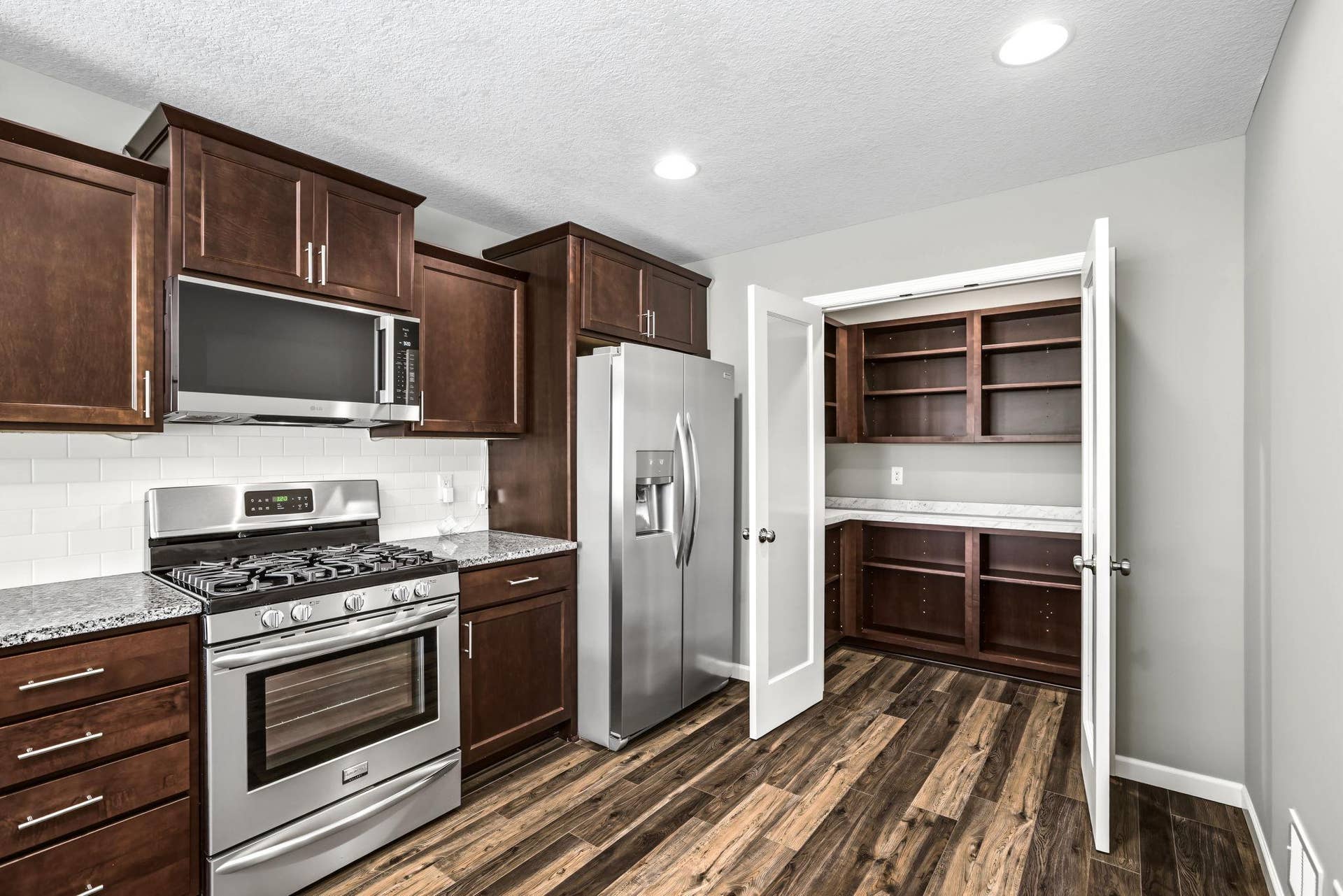 9415 Toledo Lane N, Brooklyn Park, MN 55443 20-web-or-mls-9415 Toledo Ln (20).jpg