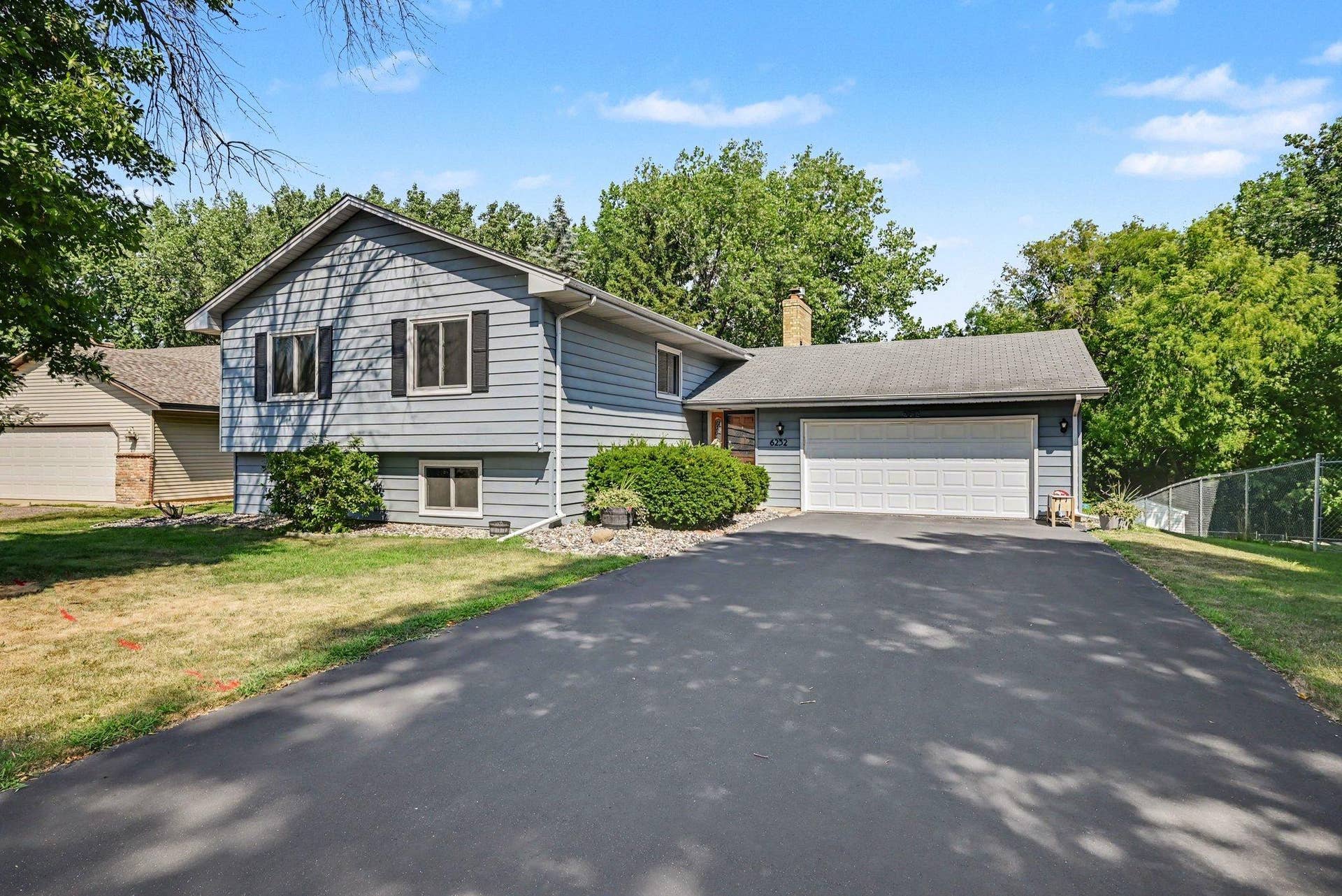 6232 Decatur Avenue N, Brooklyn Park, MN 55428 002_file_1755.jpg