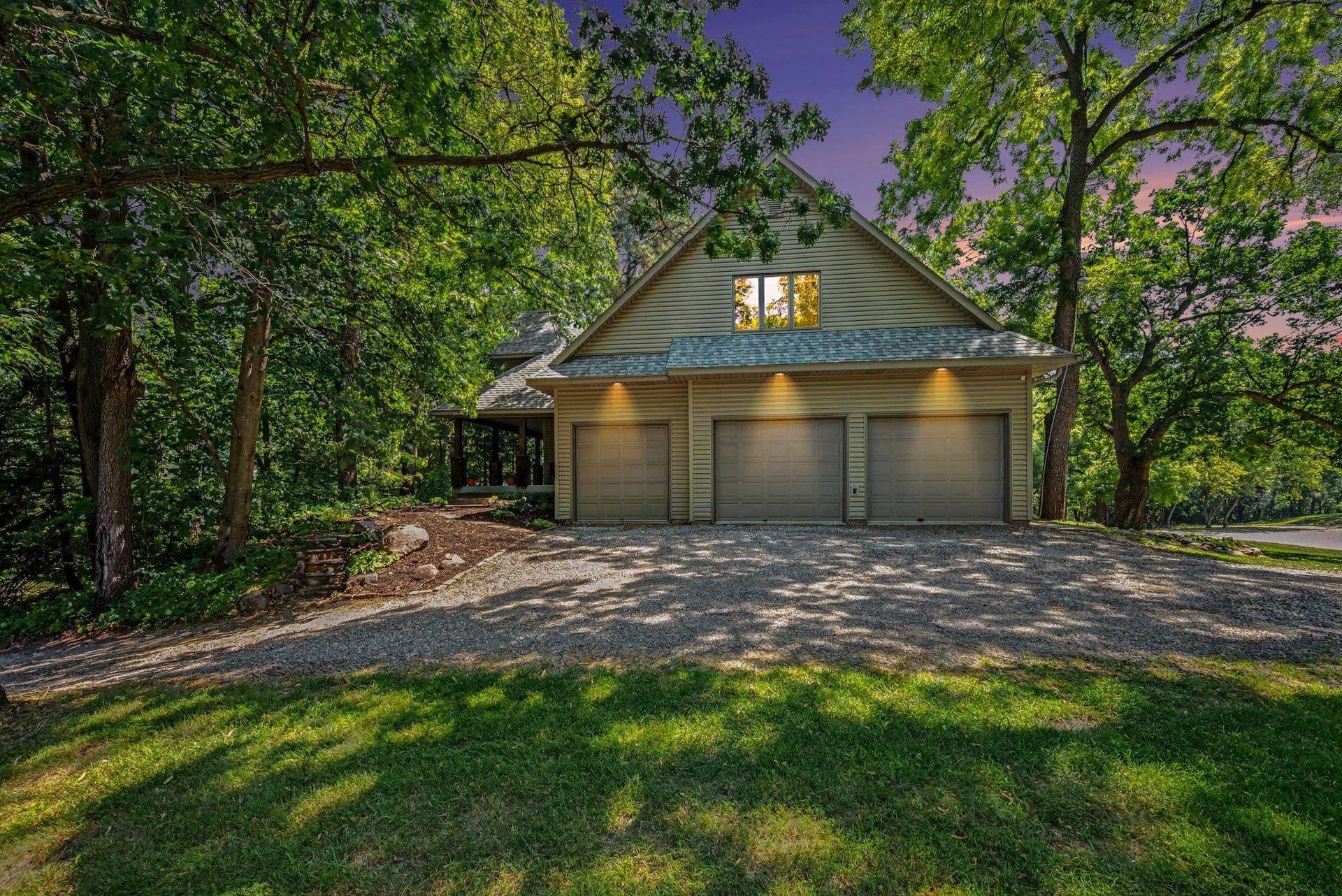 2430 Larpenteur Avenue E, Maplewood, MN 55109 2430 Larpenteur Avenue E, Maplewood, MN 55109