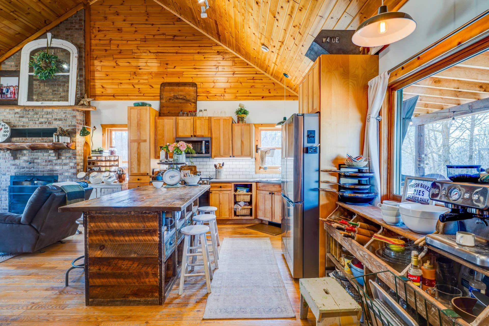 43522 US 71, Bemidji, MN 56461 PANA3037_38_39_40_41_42_43Interior01 (1) - Copy.jpg