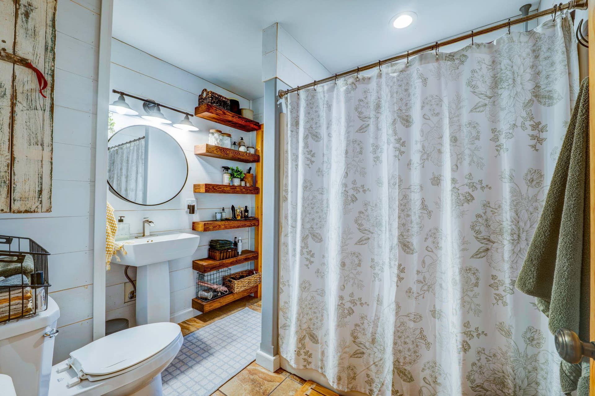 43522 US 71, Bemidji, MN 56461 PANA2981_2_3_4_5_6_7Interior01 (1).jpg