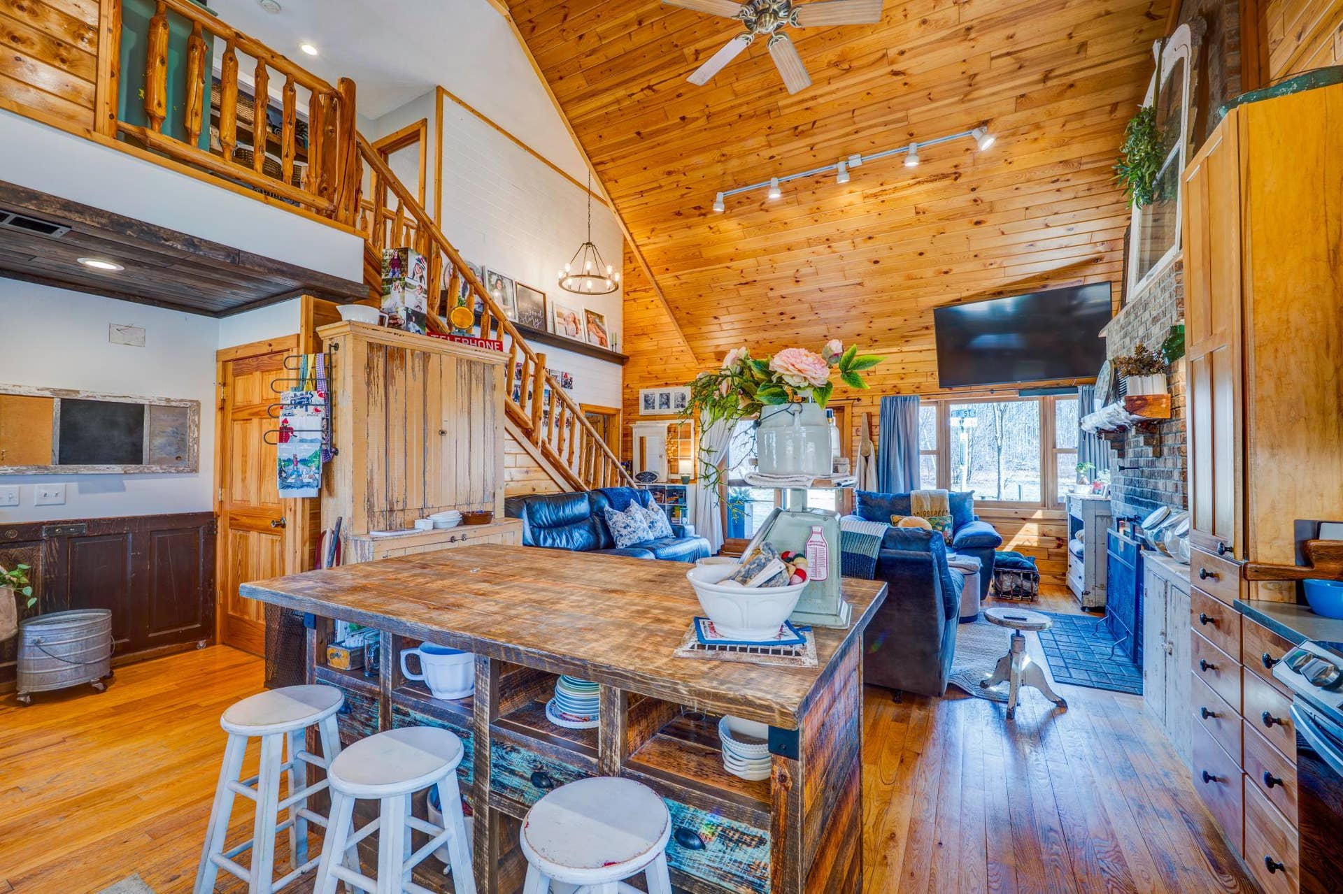 43522 US 71, Bemidji, MN 56461 PANA3065_66_67_68_69_70_71Interior01 (1) - Copy.jpg